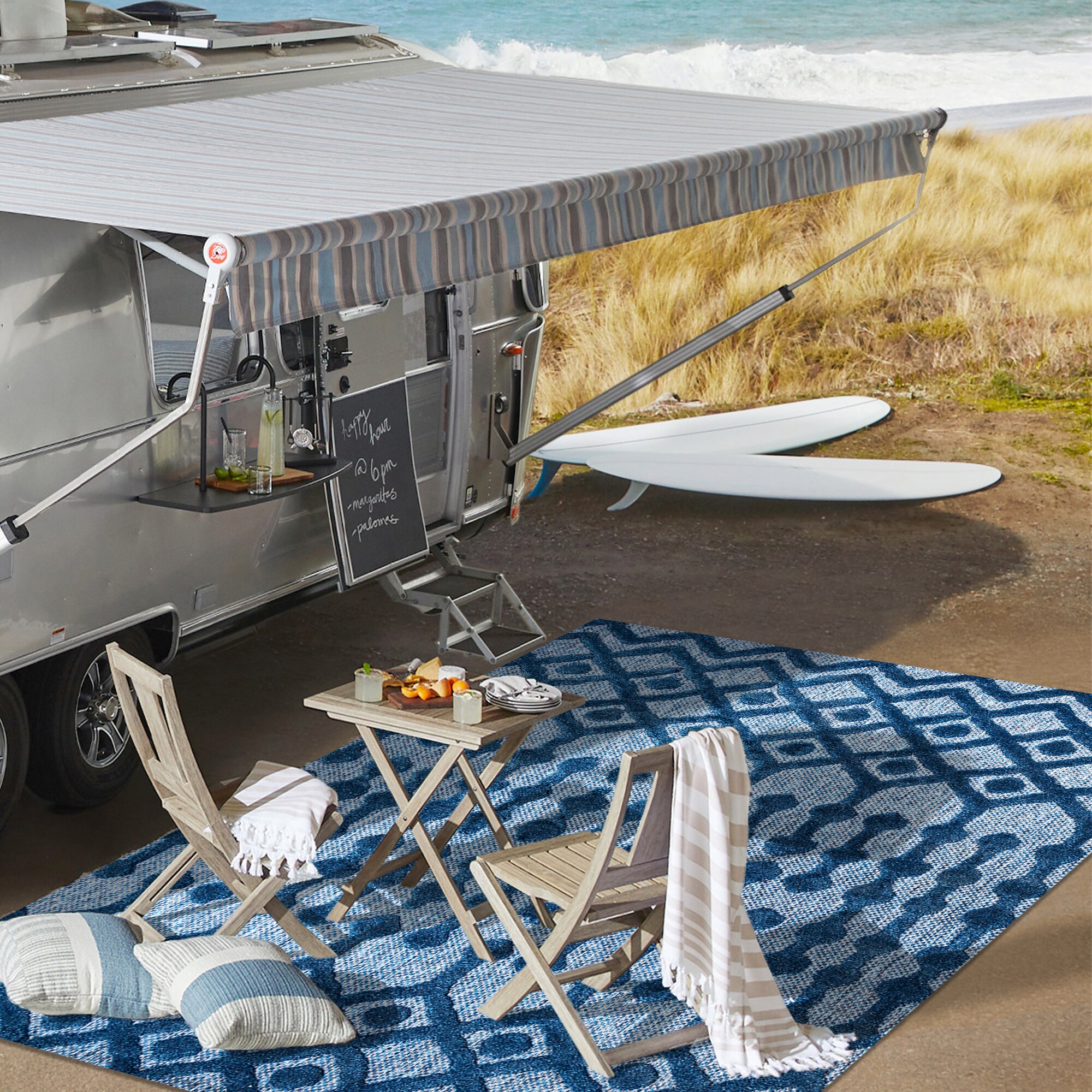 Navy Diamond Geometric Handmade Indoor/Outdoor Synthetic Rug