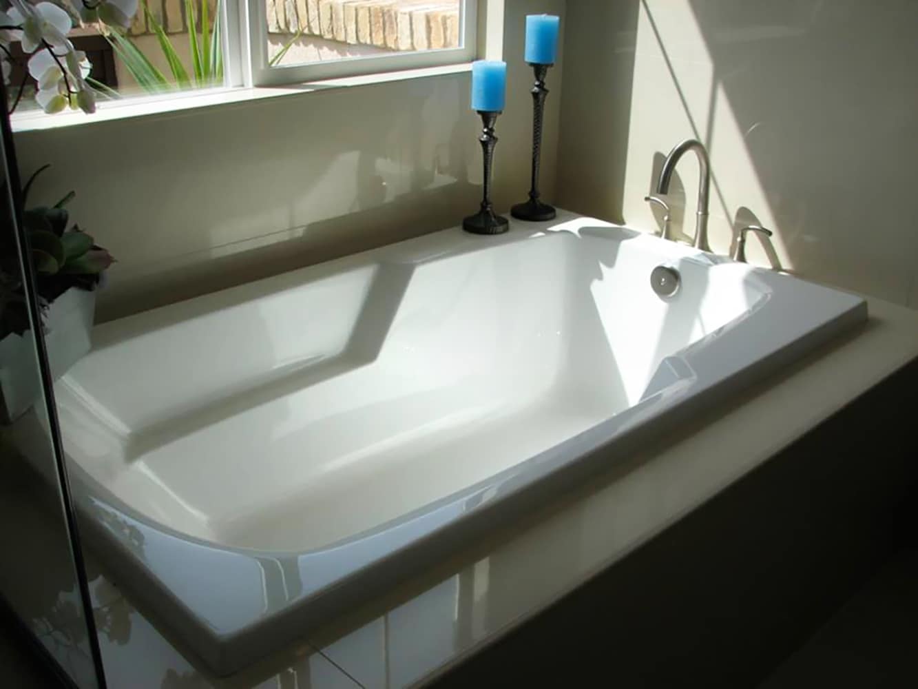 Hydro Systems STU6036ATA-WHI 36-in x 60-in White Acrylic Rectangular Drop-in and Undermount Air Bath ( Reversible Drain )