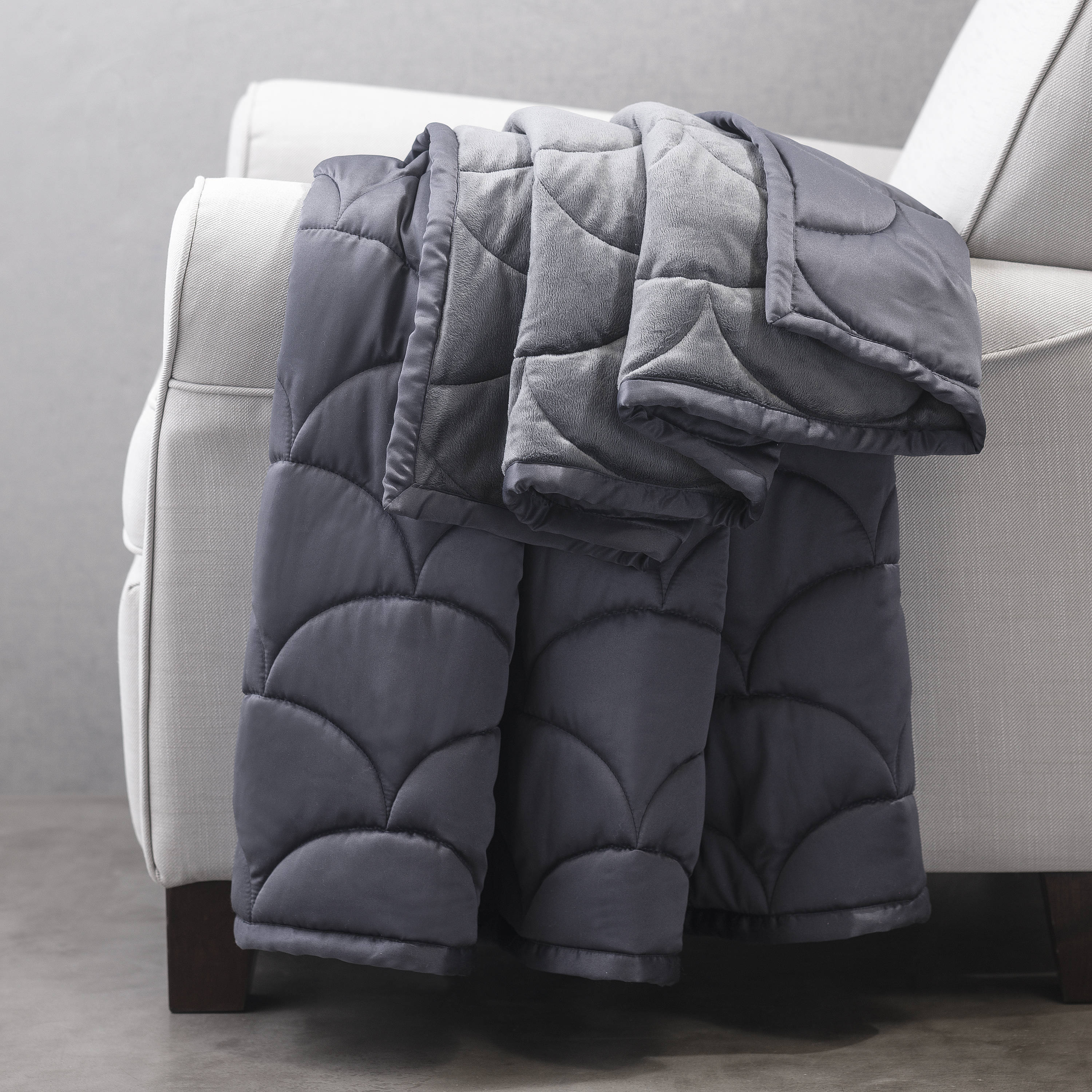 Cozy Essentials DT000958-CHARCOAL Deep gray 50-in x 60-in Polyester Throw