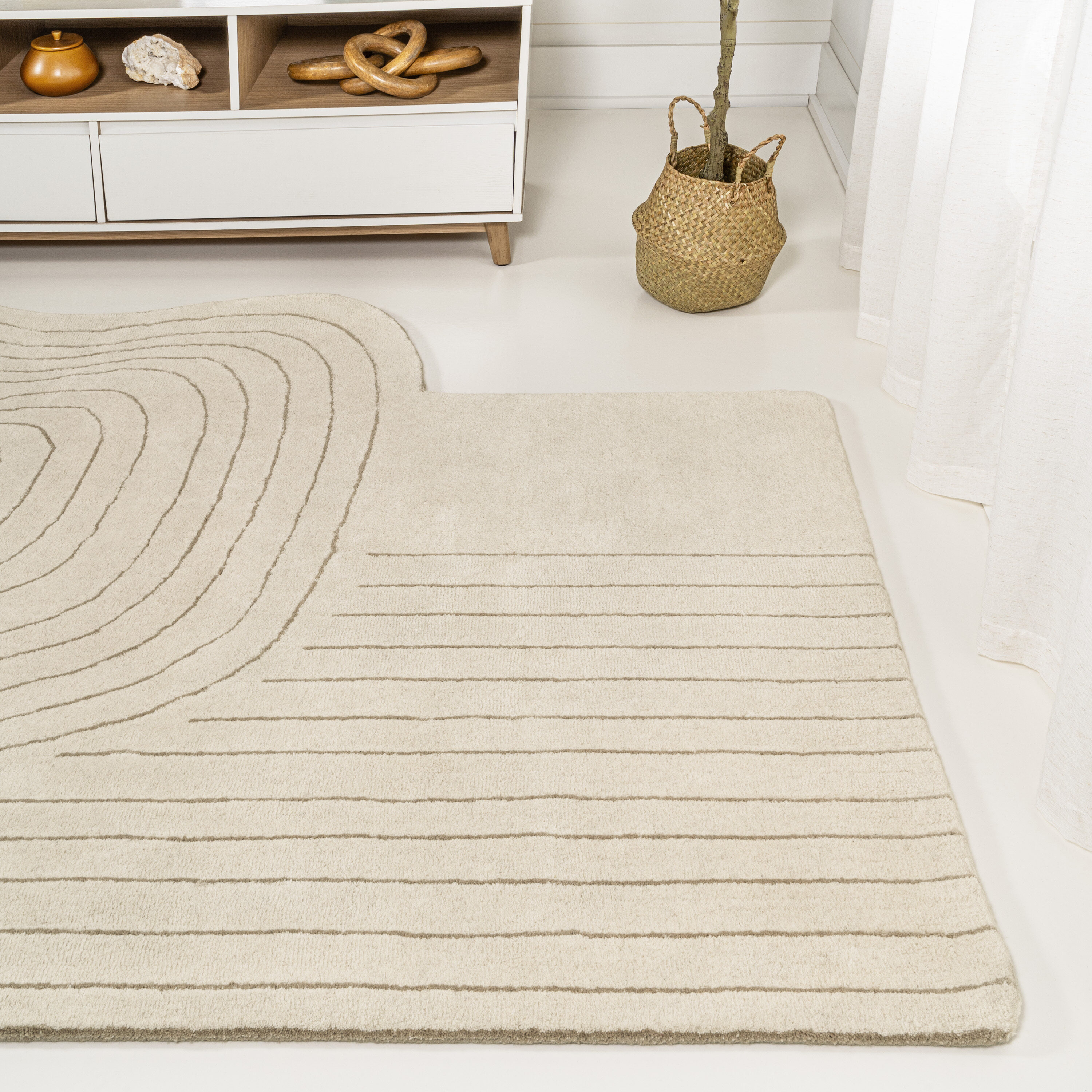 Ivory and Beige Abstract Handwoven Wool Area Rug, 5 ft. x 8 ft.