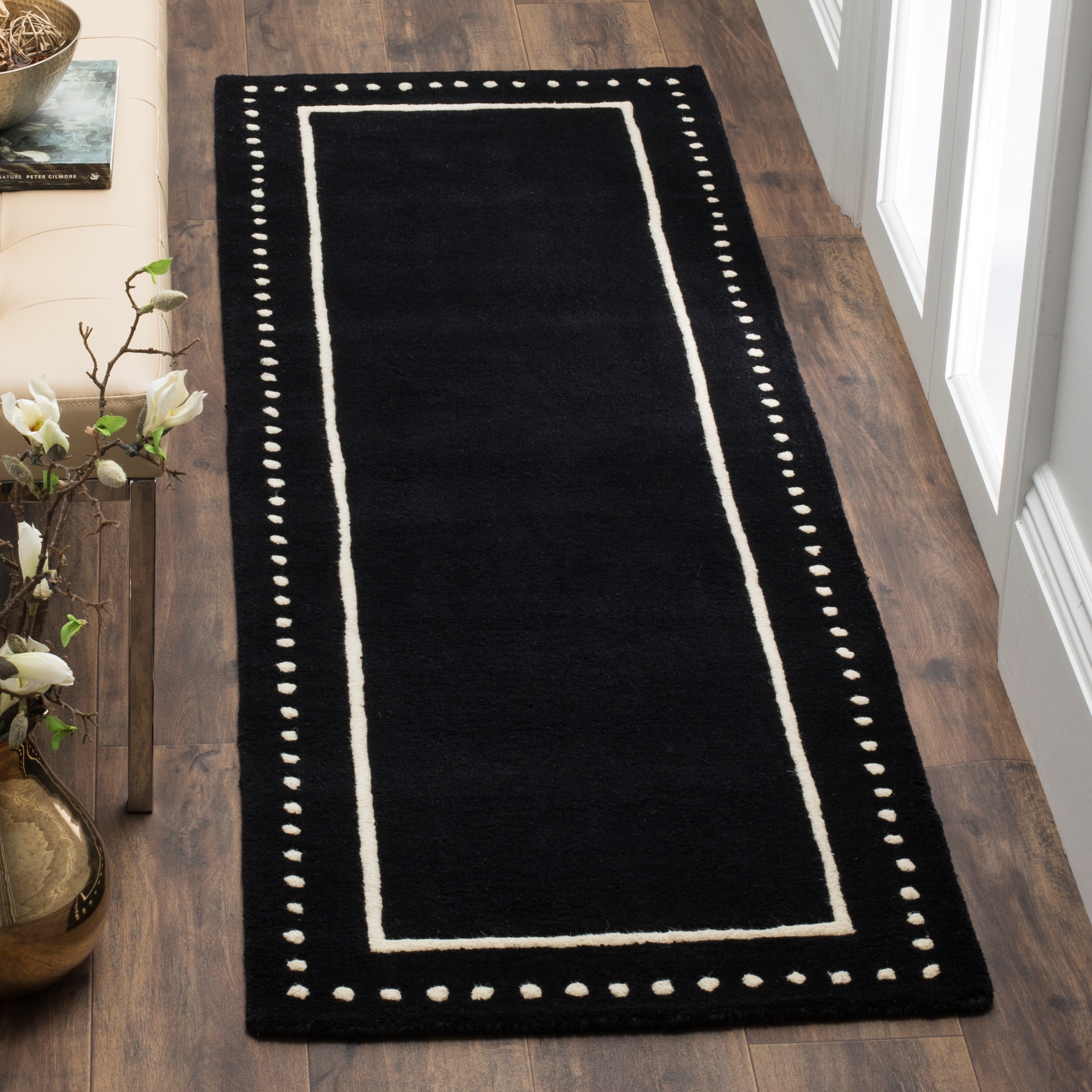 Safavieh BEL151E-27 Bella Huon 2 x 7 (ft) Tufted Wool Black/Ivory Rectangular Indoor Border Farmhouse/Cottage Runner rug