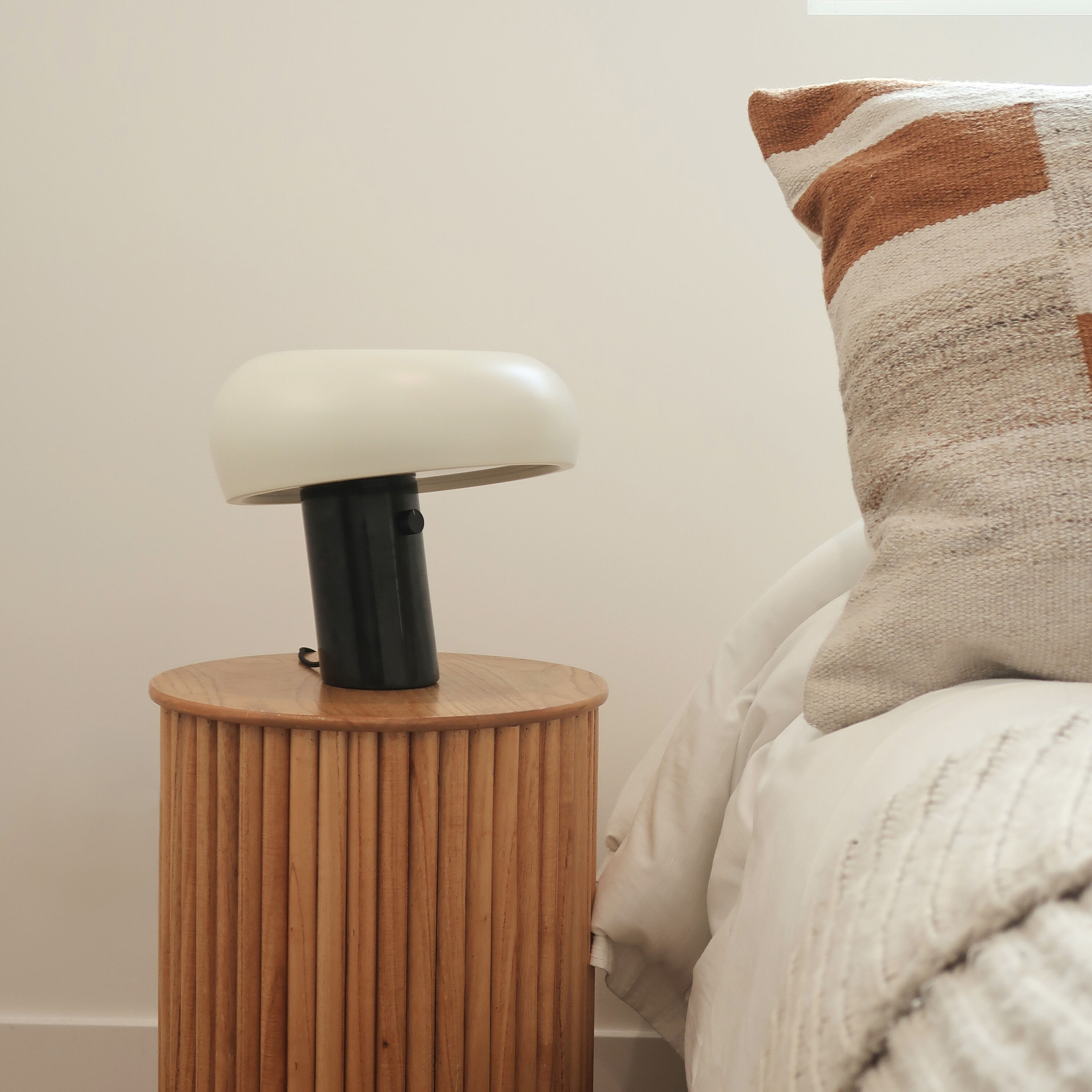 Brightech TL-KNGPN Table-Lamps - View #5