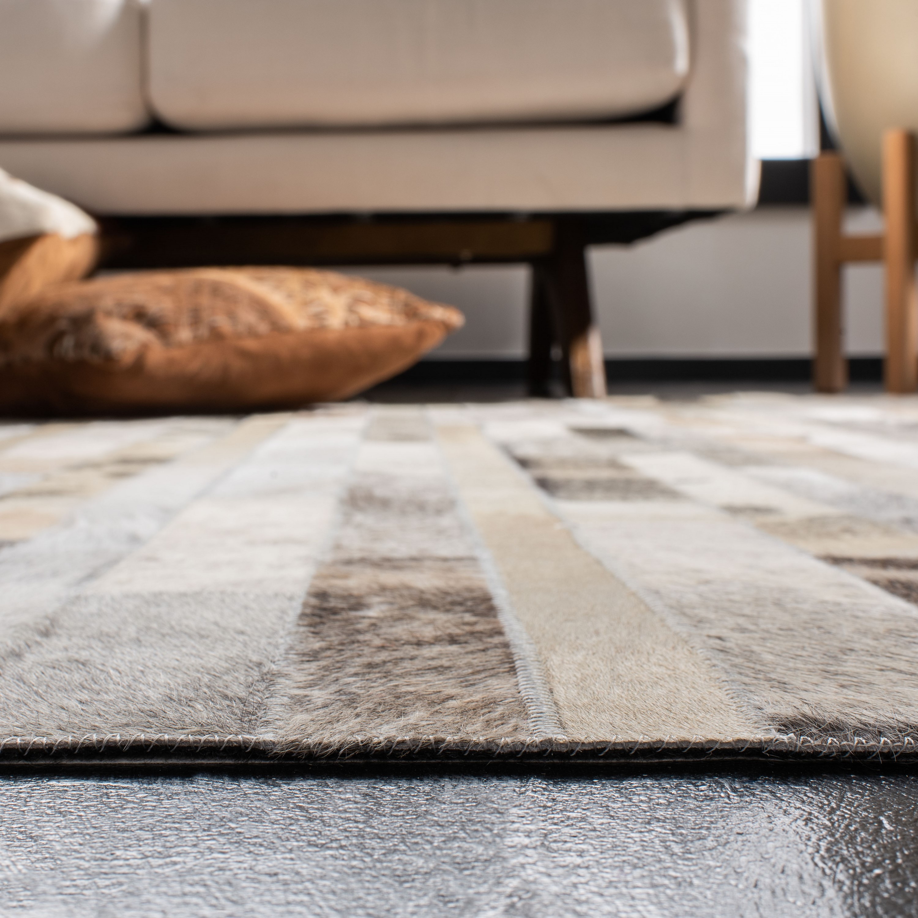 Handmade Geometric Gray Cowhide 8' x 10' Area Rug