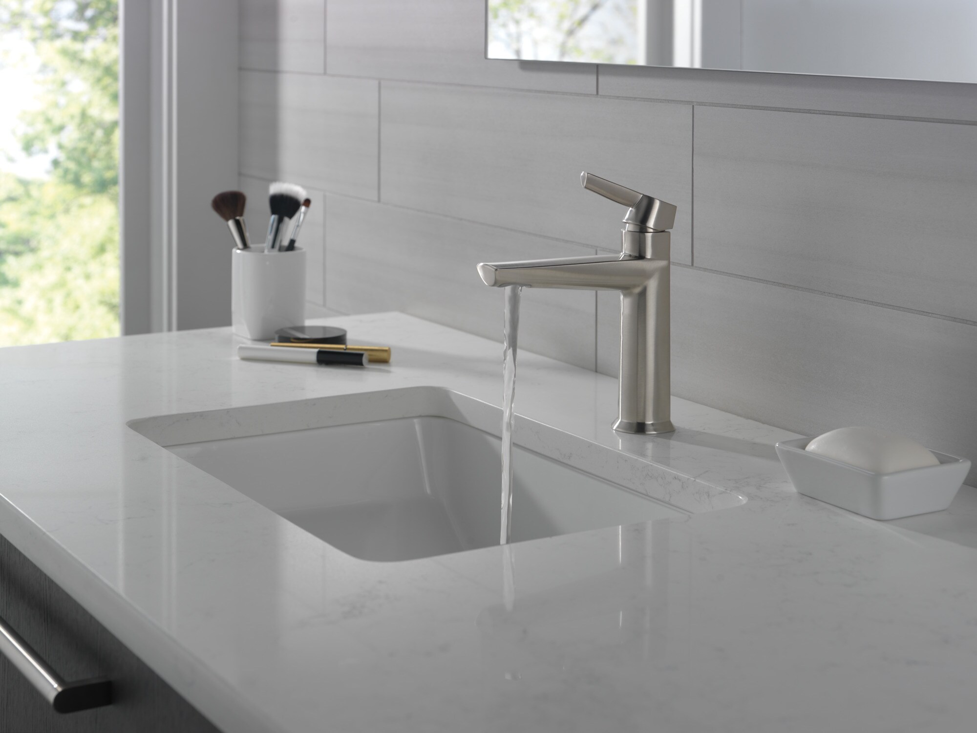 Delta 571-SS-PR-MPU-DST Lavatory-Faucets - View #2