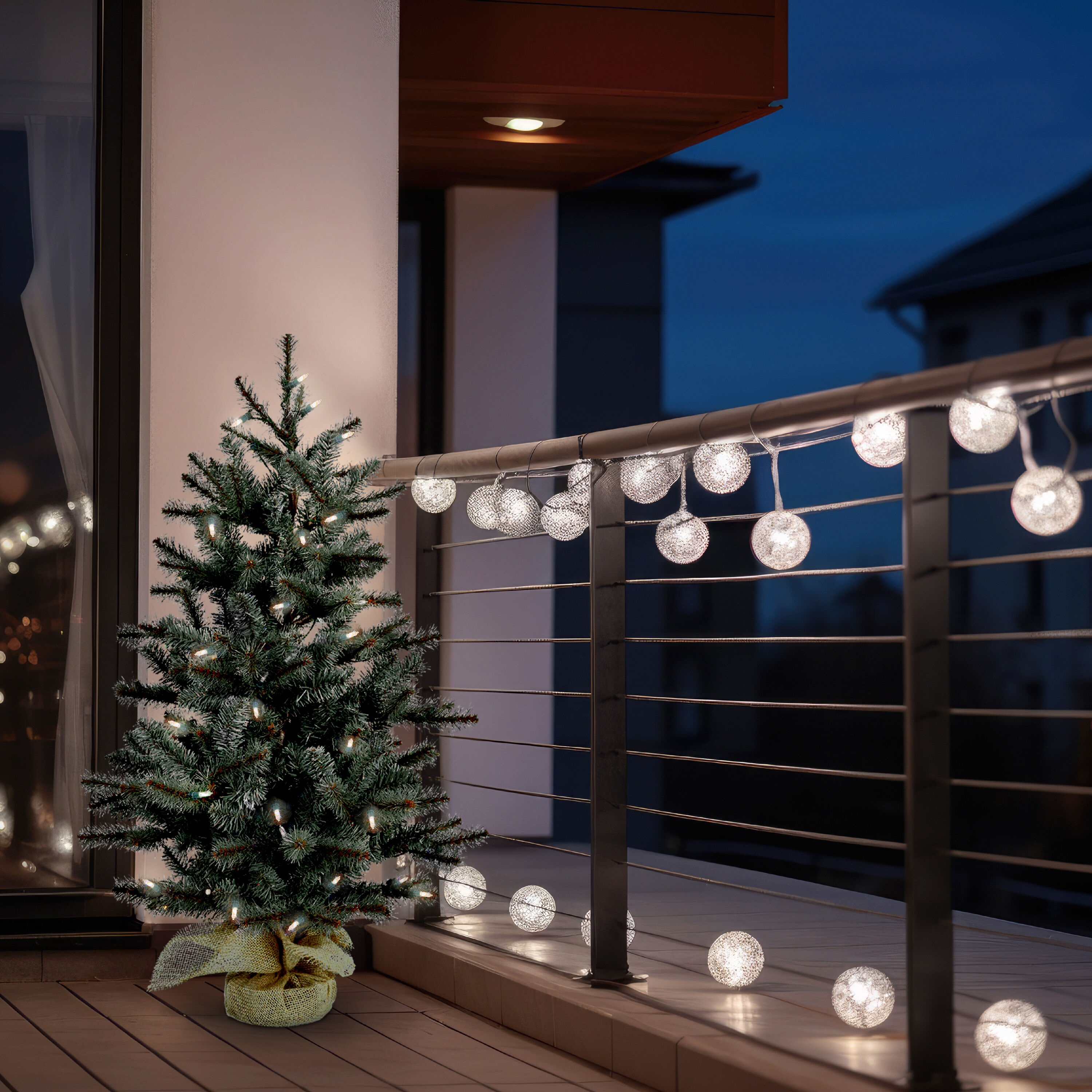 Fraser Hill Farm FFHP028-5GRB Artificial-Christmas-Trees - View #3