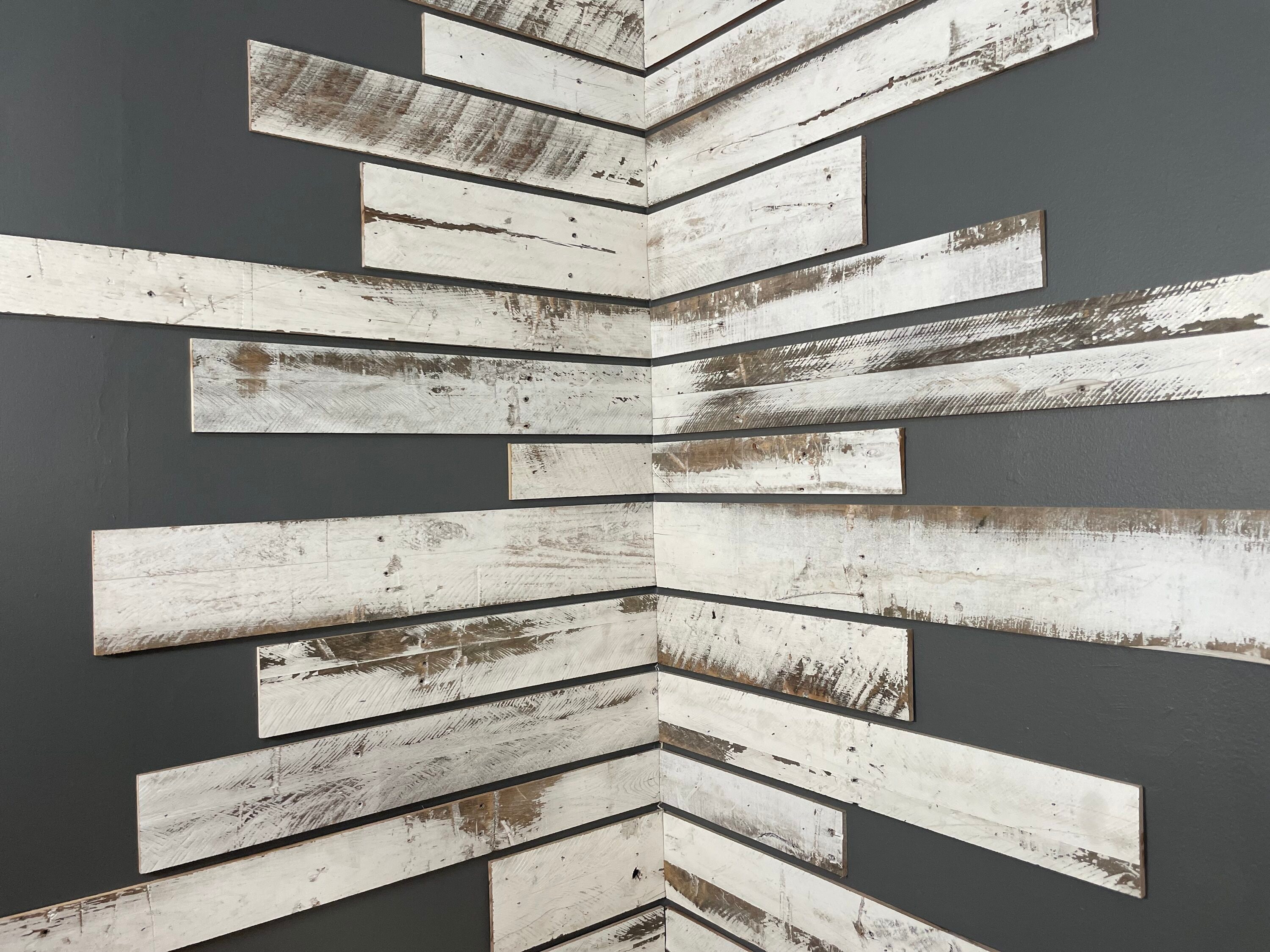 BarnwoodUSA 15 in. x 12 in. White Wash Reclaimed Old Wooden Wall
