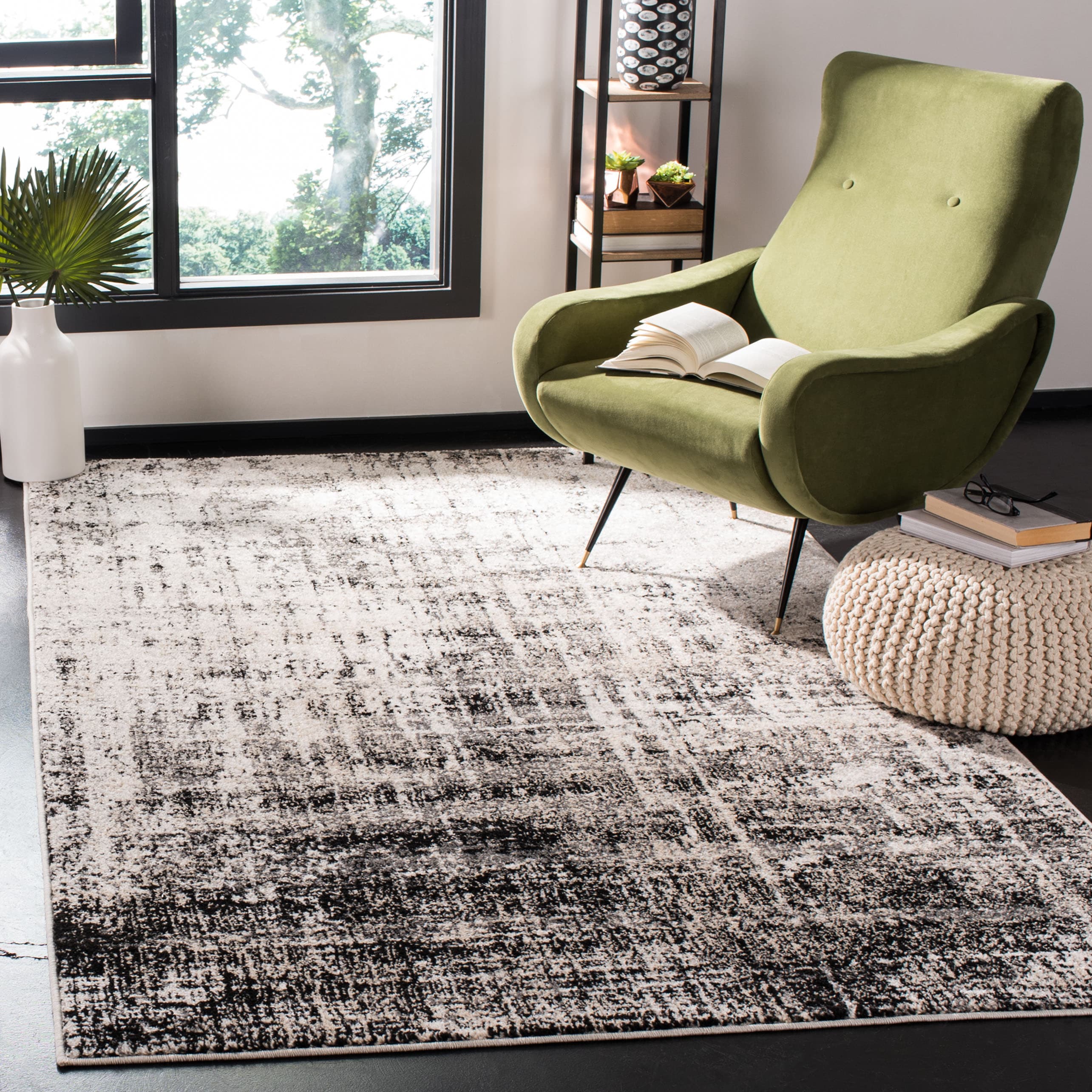 Safavieh ADR207D-4 Adirondack Sansa 4 x 6 (ft) Loomed Polypropylene Silver/Black Rectangular Indoor Distressed/Overdyed Lodge Area rug