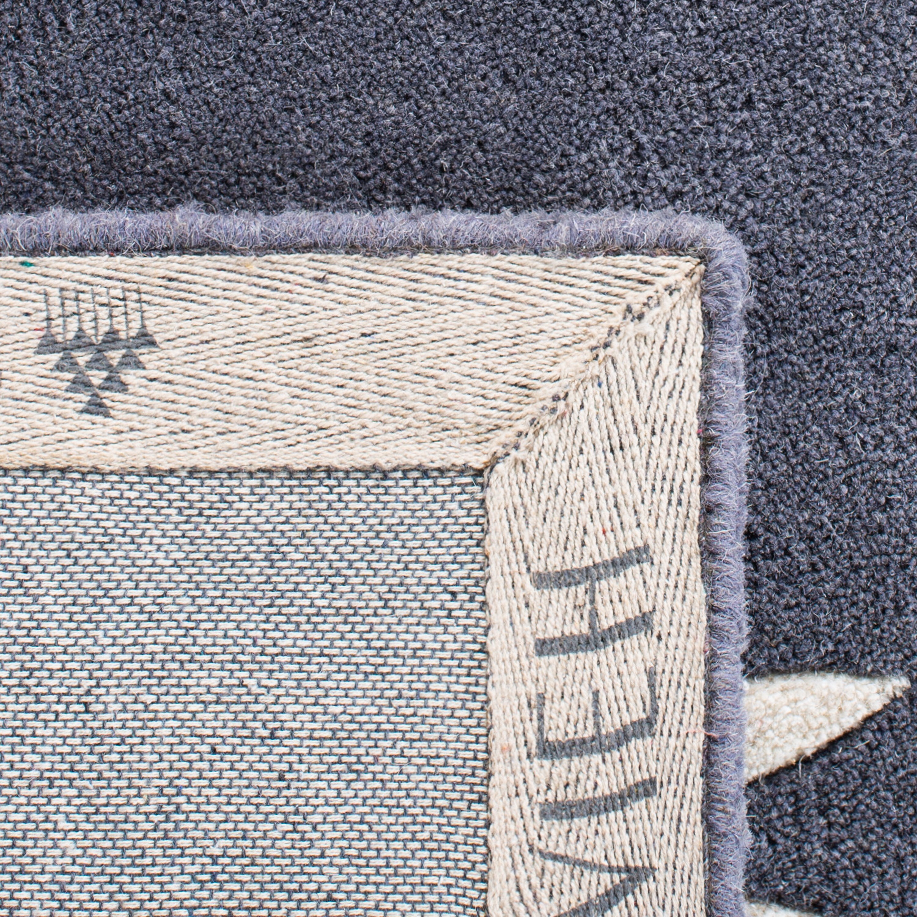 Safavieh SOH313C-28 rugs - View #6