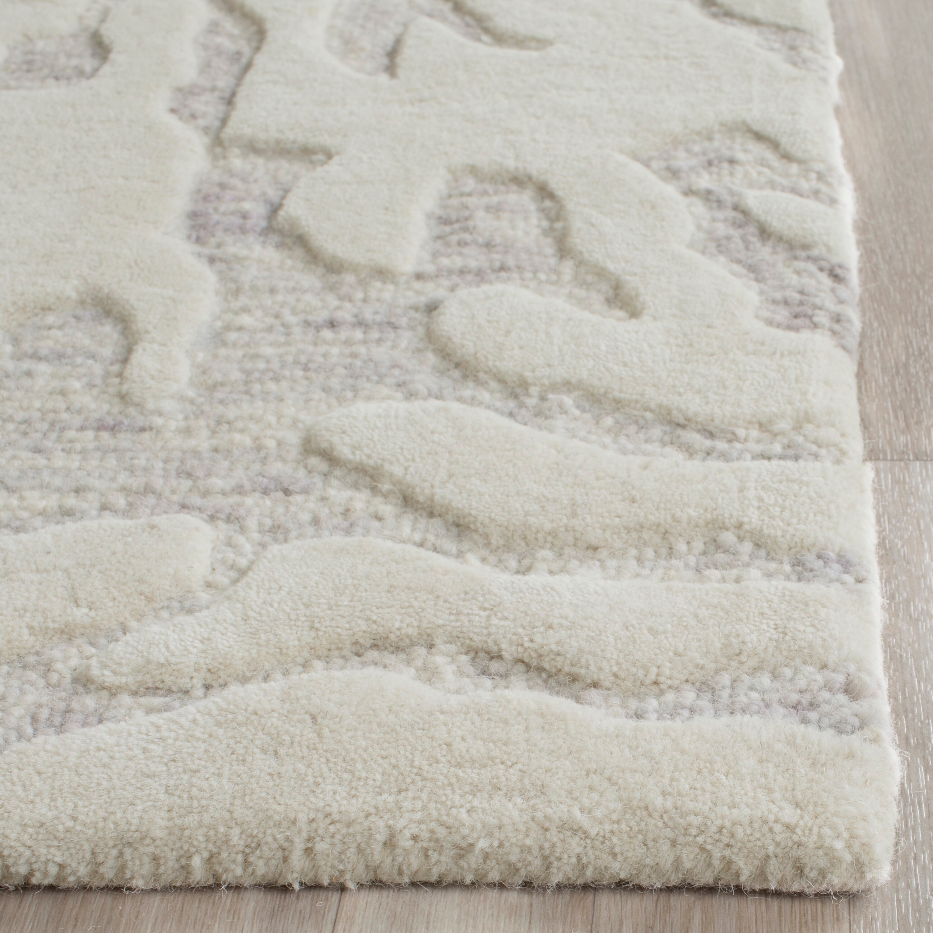Hand-Tufted Silver and Ivory Wool Runner Rug 2'3" x 7'