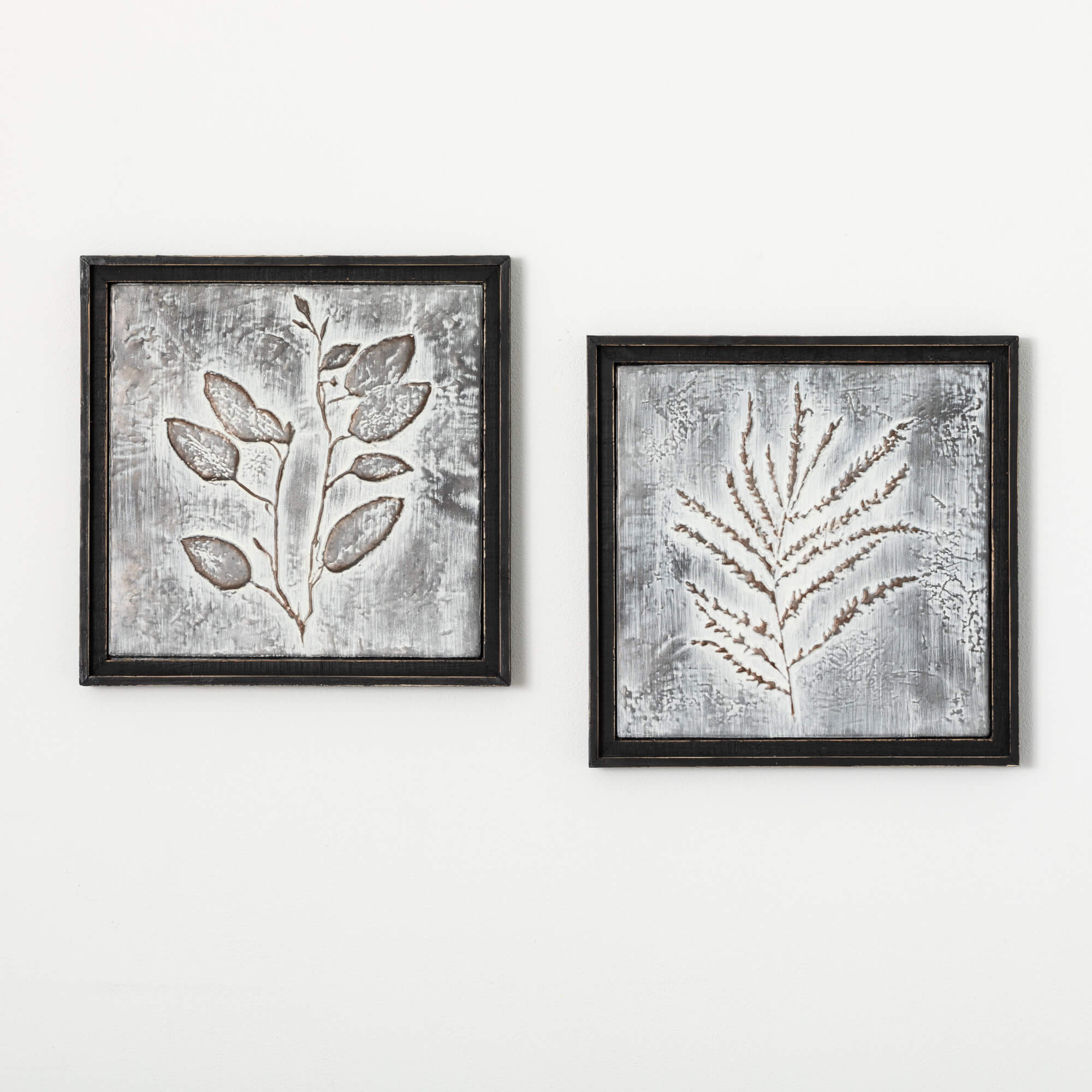 Sullivans MET2215 Cyprus Grove 16.75-Inches W x 16.75-Inches H Metal Leaf Floral Wall accent