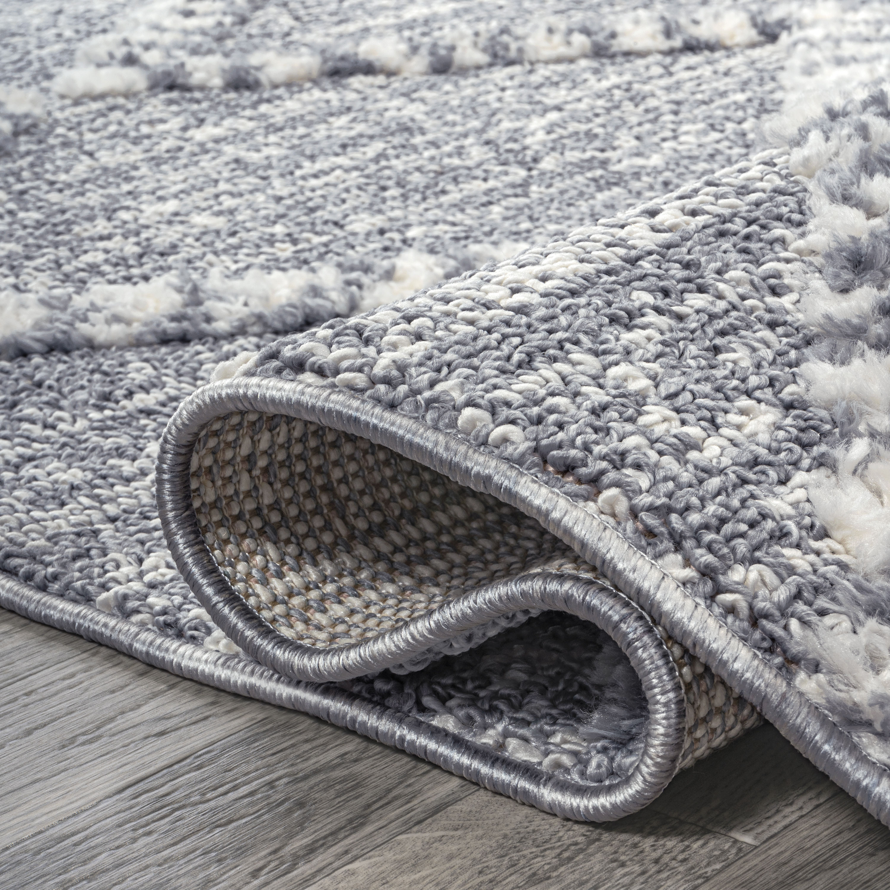 Modern Moroccan Trellis High-Low Gray 4' x 6' Area Rug