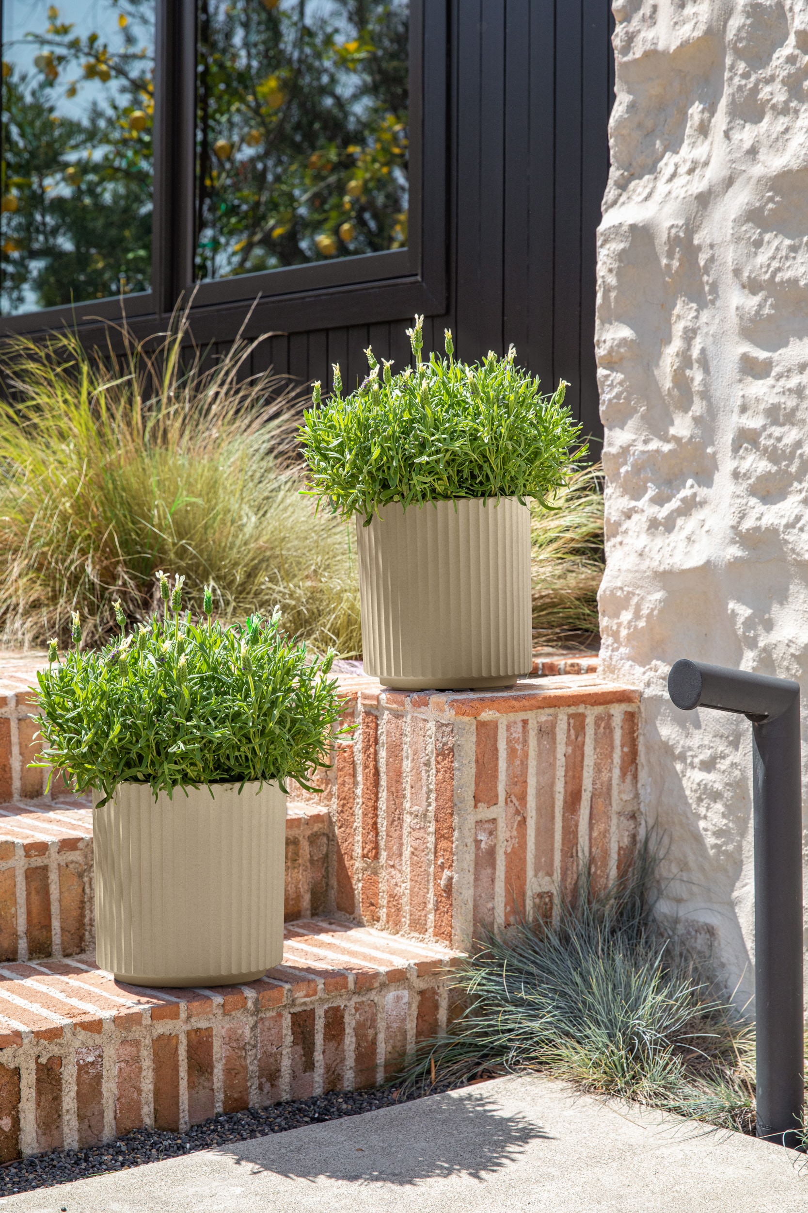 Sand Textured Plastic-Stone Composite Round Planter Set