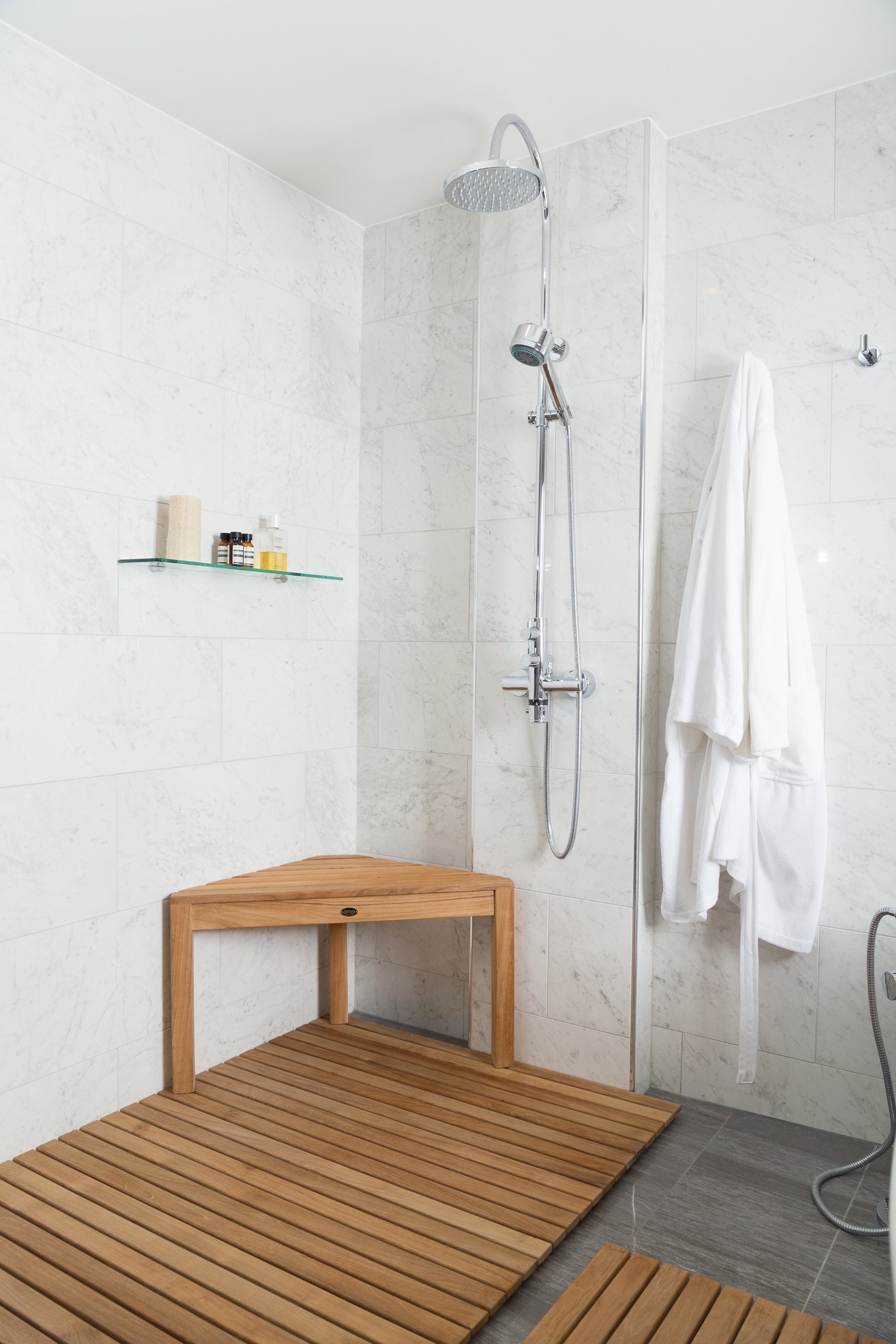 Eco-Friendly Teak Corner Shower Bench, 31.5'' with Rounded Edges
