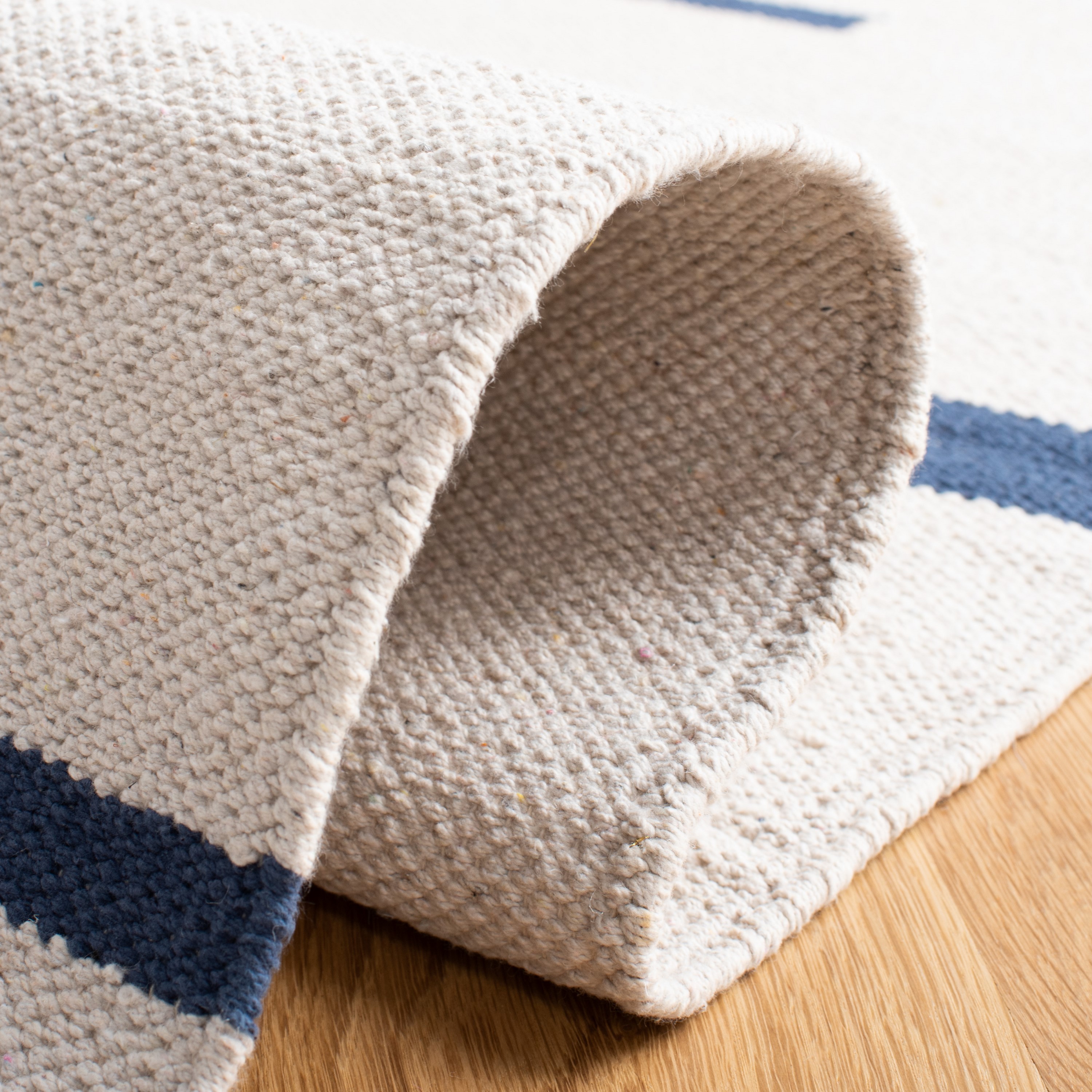 Safavieh MTK311M-28 rugs - View #5