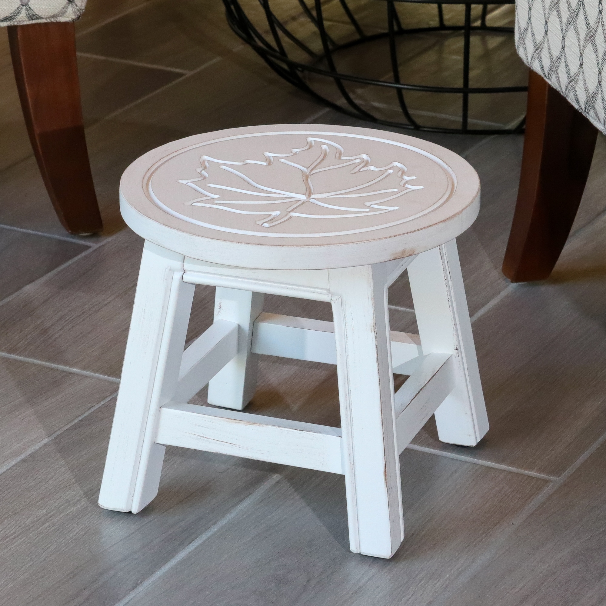 GDFStudio Willowcraft 11 in. Classic Rubber Wood Carved Decorative Step Stool with Maple Leaf Motif - Antique White #378032