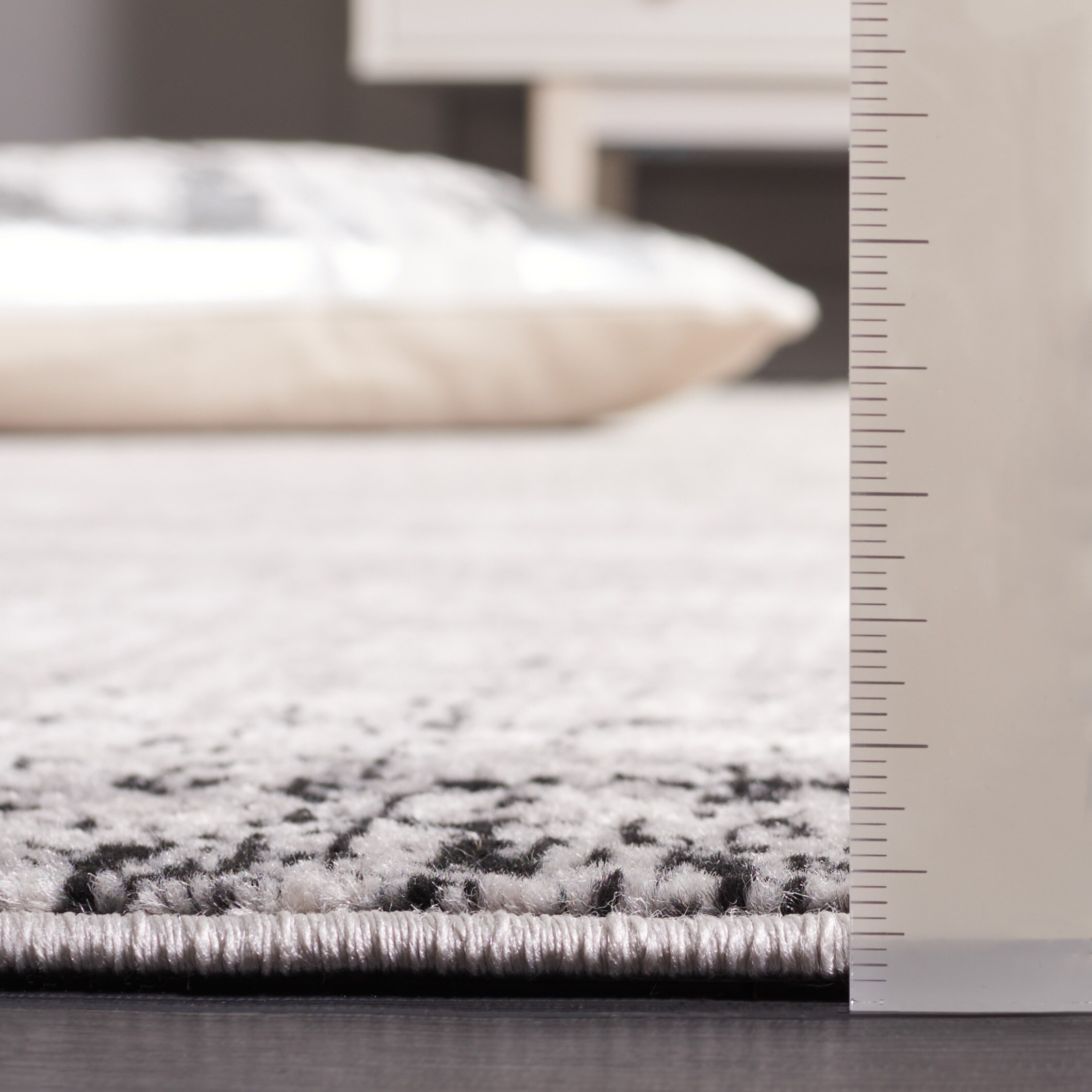 Safavieh SKY113A-7SQ rugs - View #3