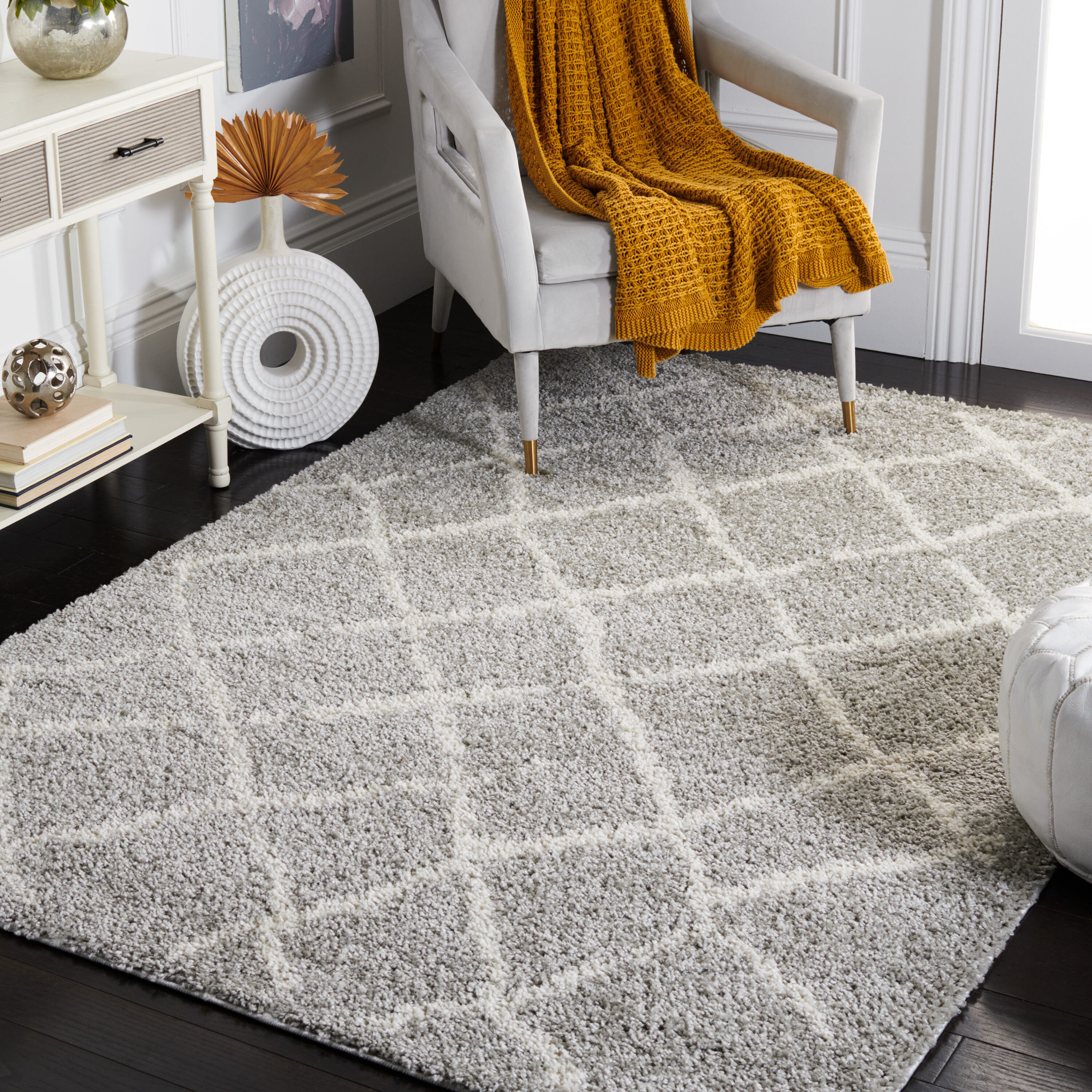 Safavieh - Berber Shag 162B Light Grey Cream 4ft x 6ft Small Rectangle Rug