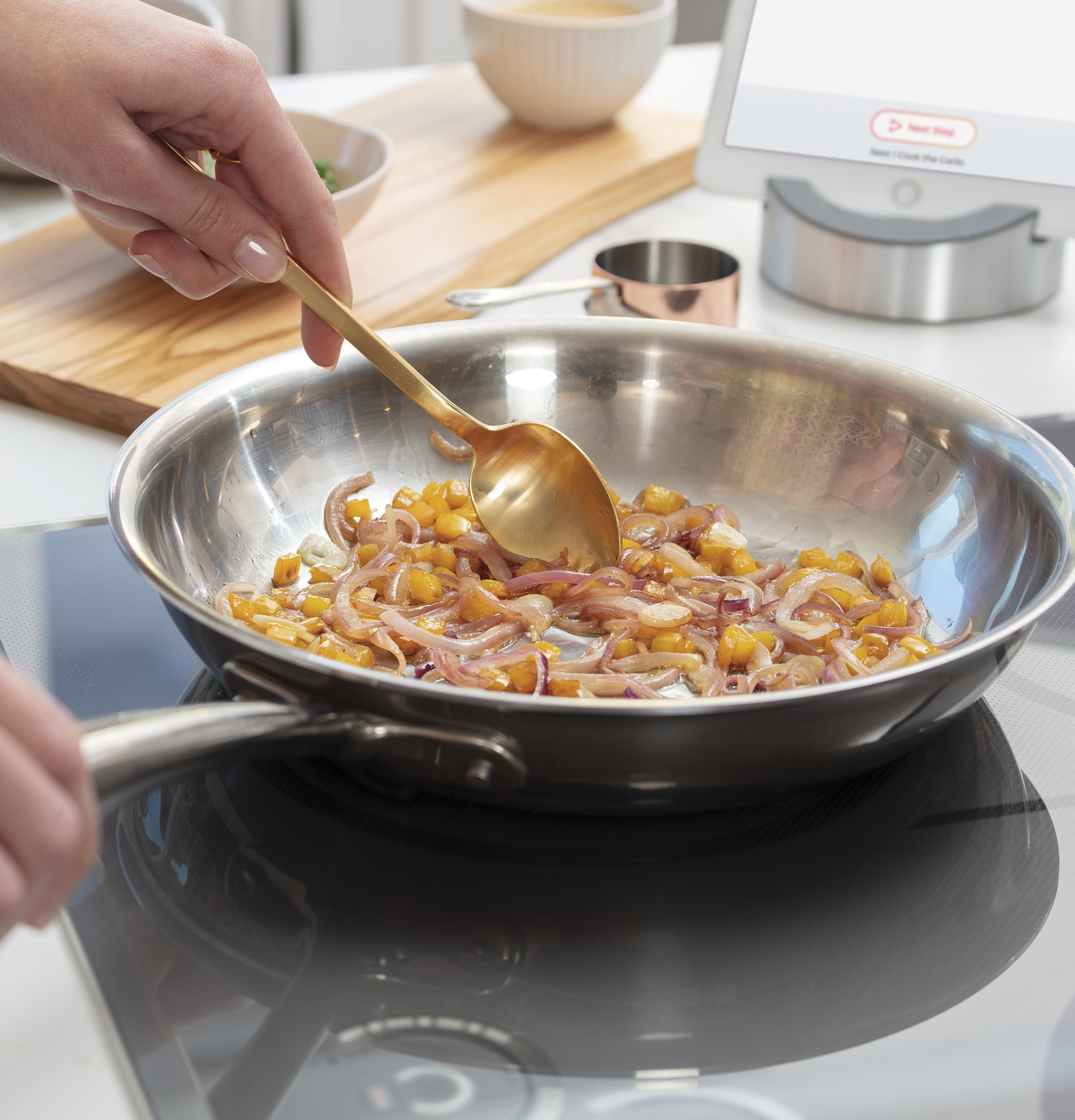 GE Café™ Series 36 Built-In Touch Control Induction Cooktop