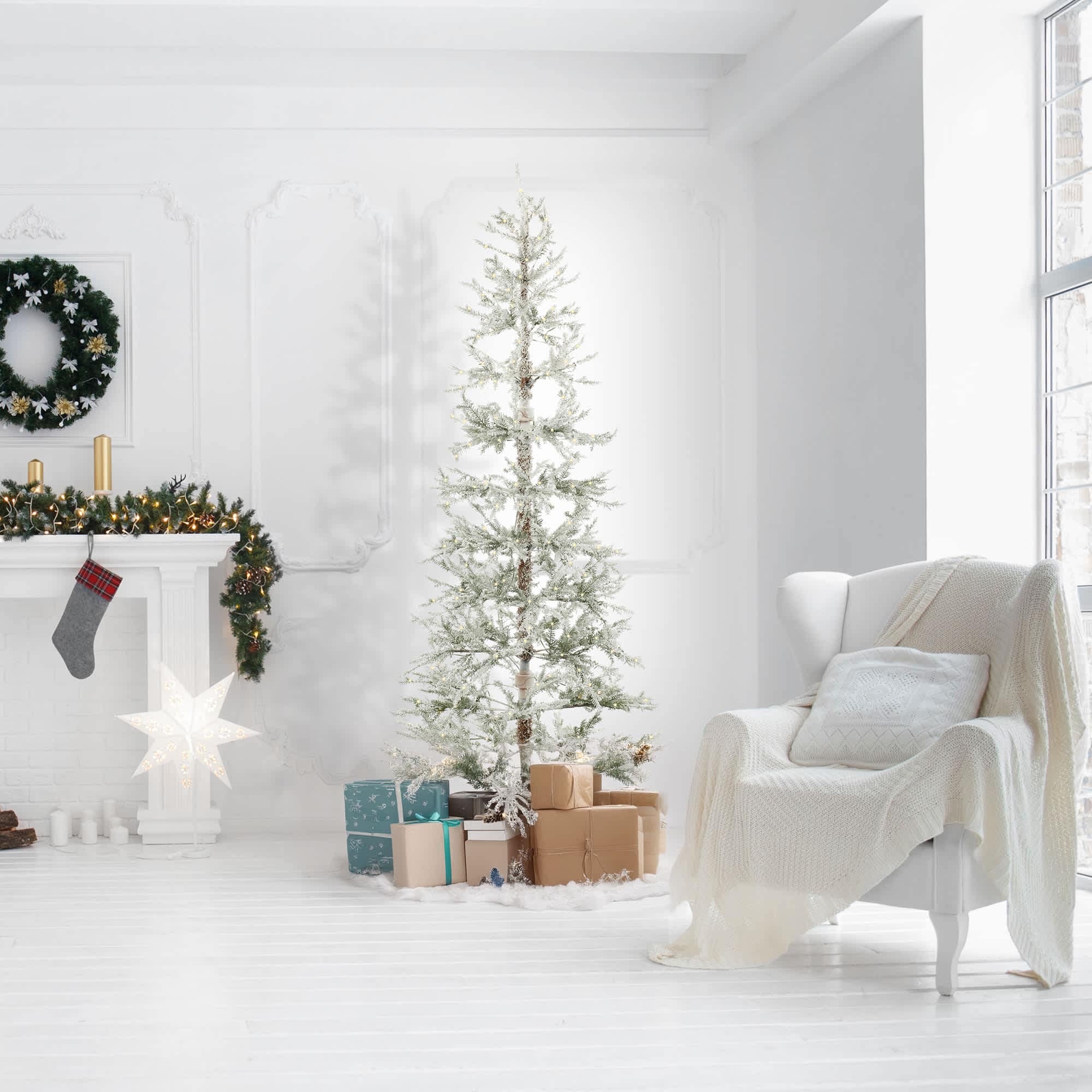 Casafield SZN-TR-577HL Artificial-Christmas-Trees - View #2