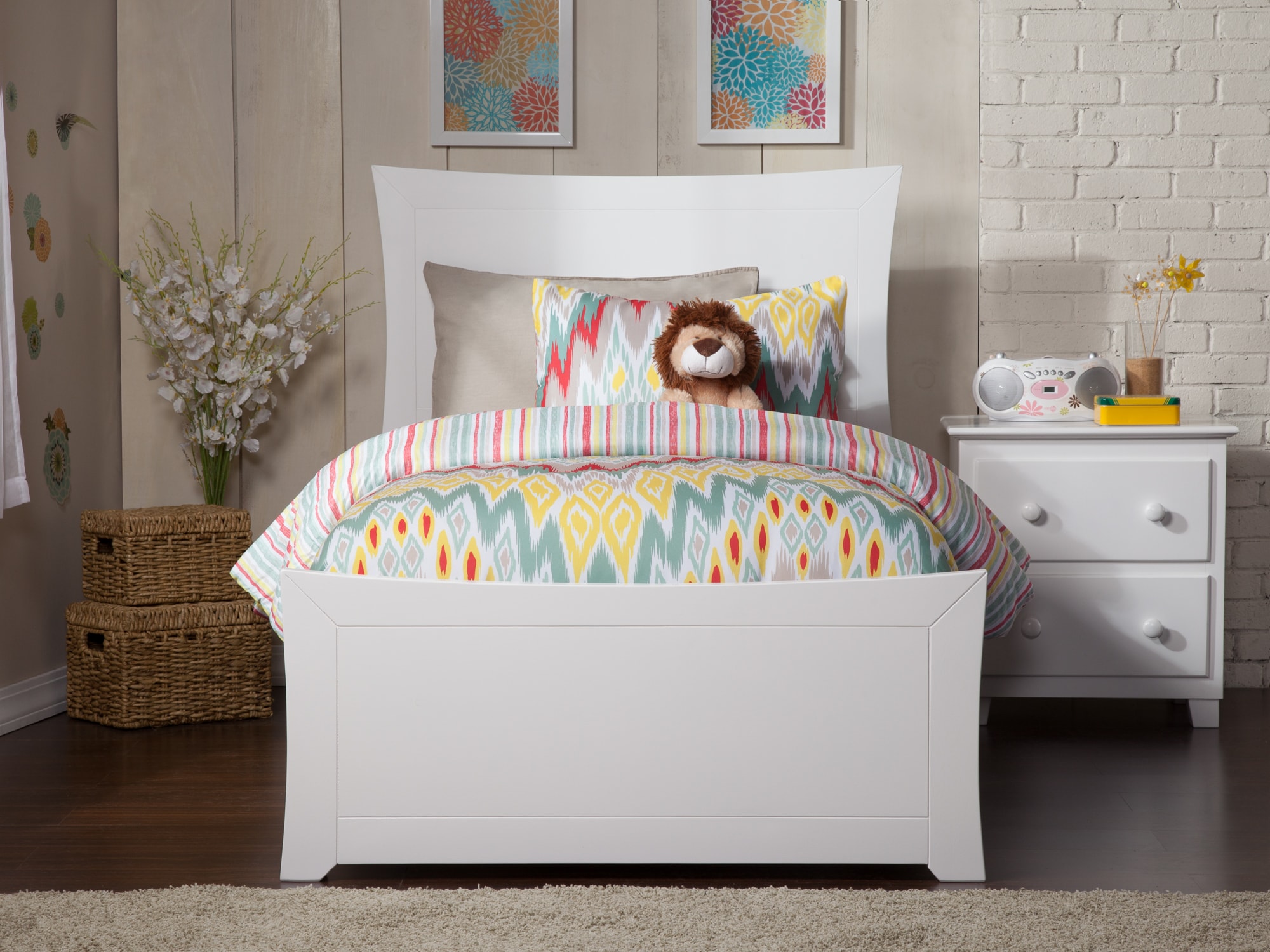 Metro Twin White Wood Platform Bed with Headboard