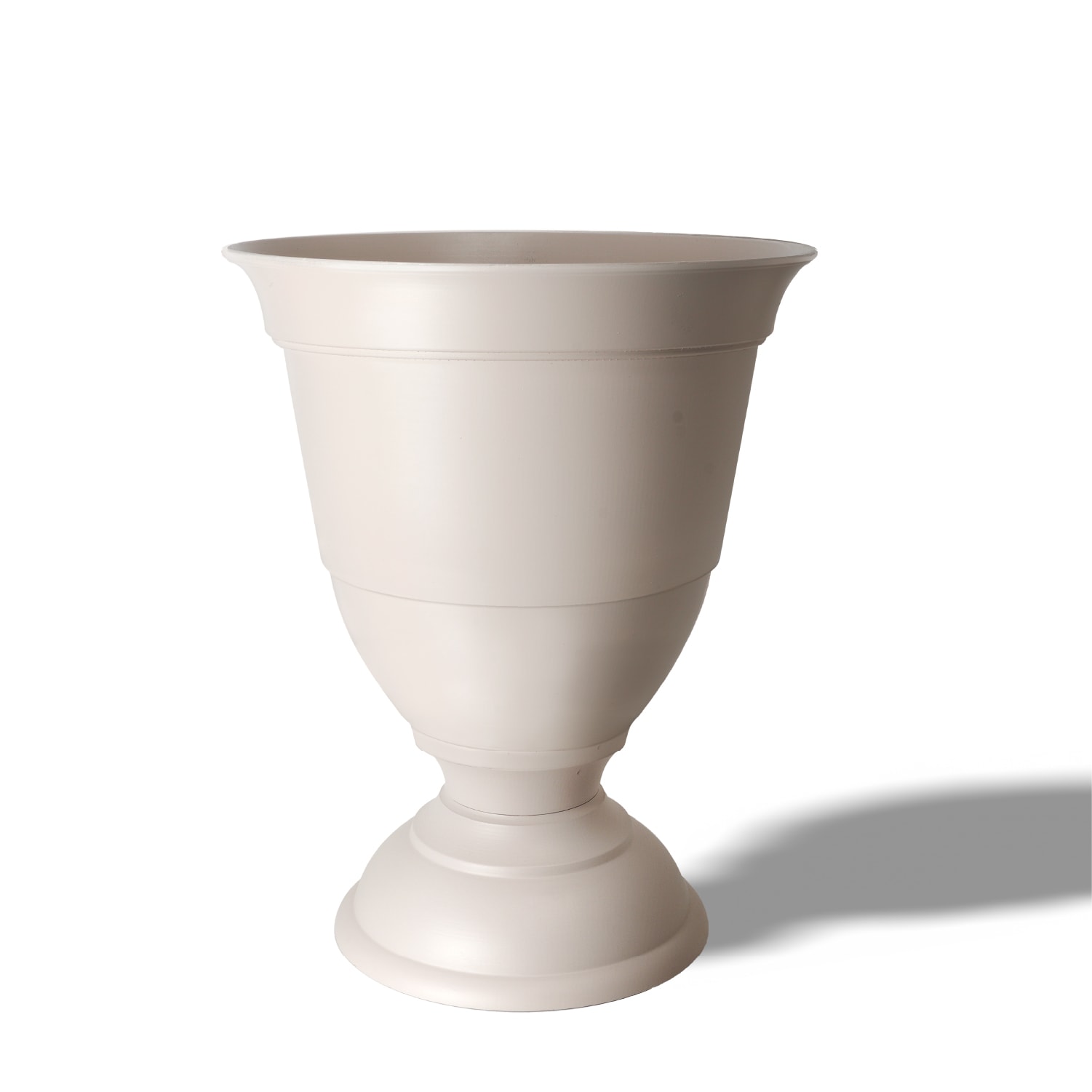 Style Selections DU2132FA-WH Round 15.91-in W x 19-in H x Off-white Recycled plastic Indoor/Outdoor Planter