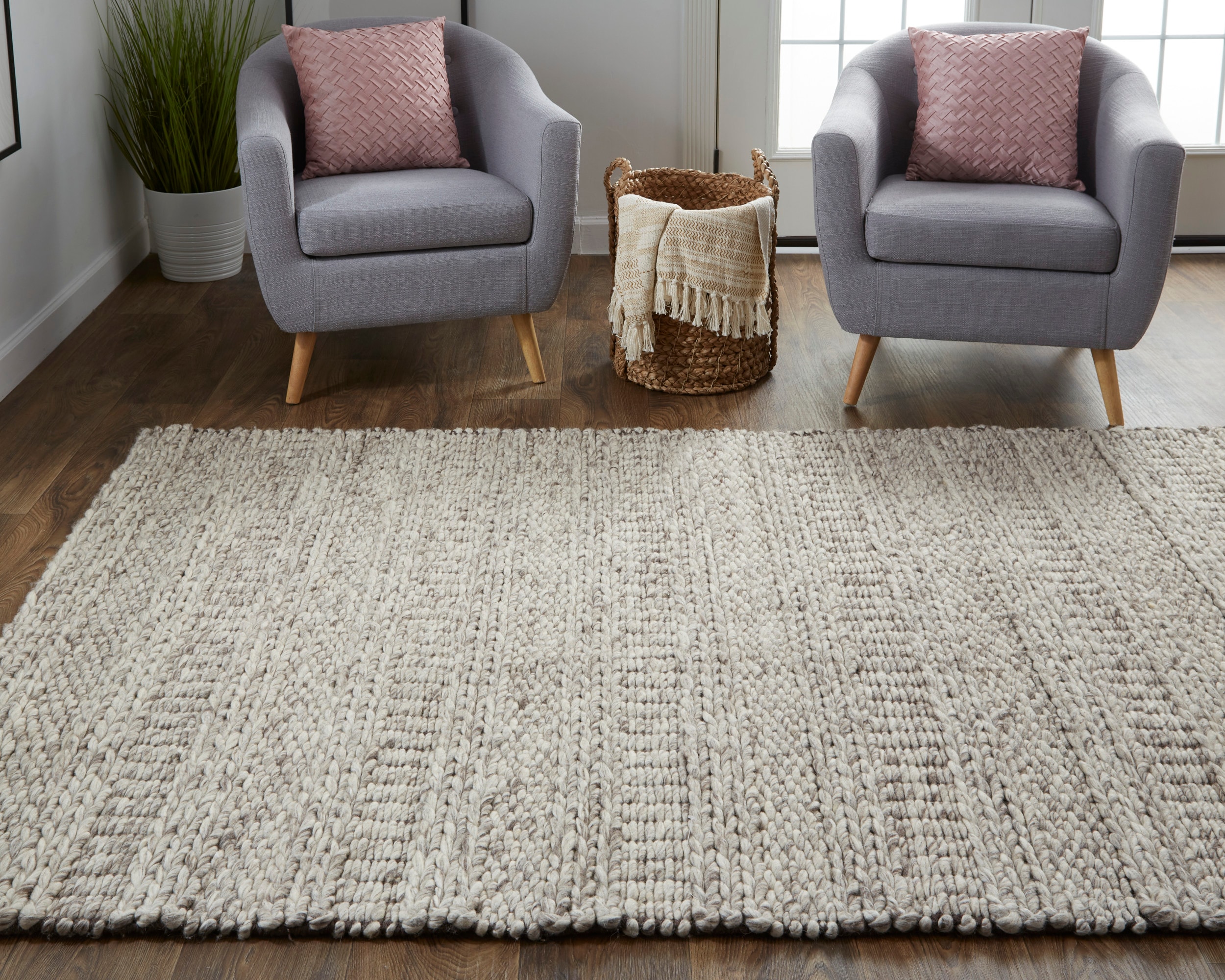 Ivory and Gray Handwoven Wool 2' x 3' Area Rug