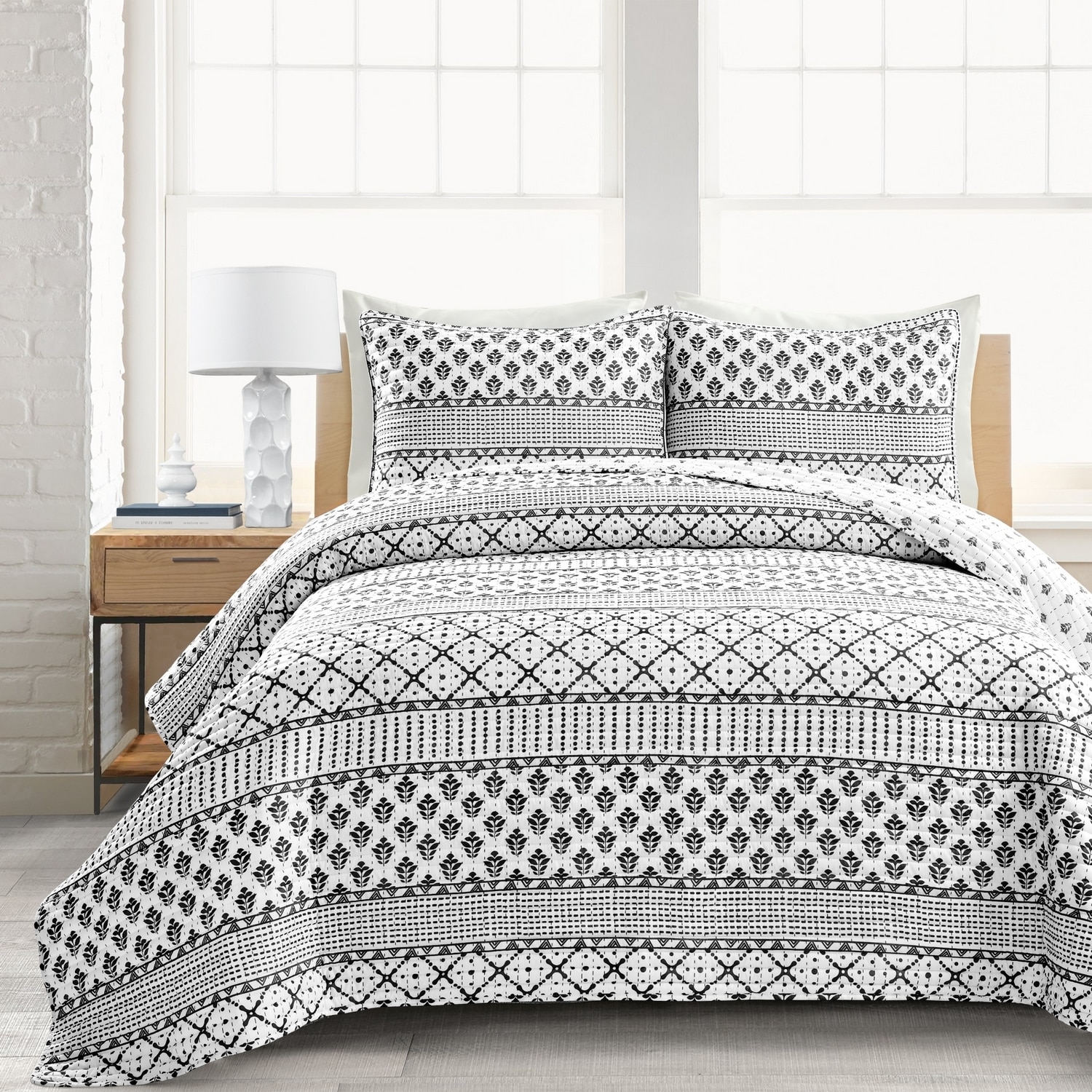 Lush Decor 16T005921 Black Stripe Reversible King Quilt