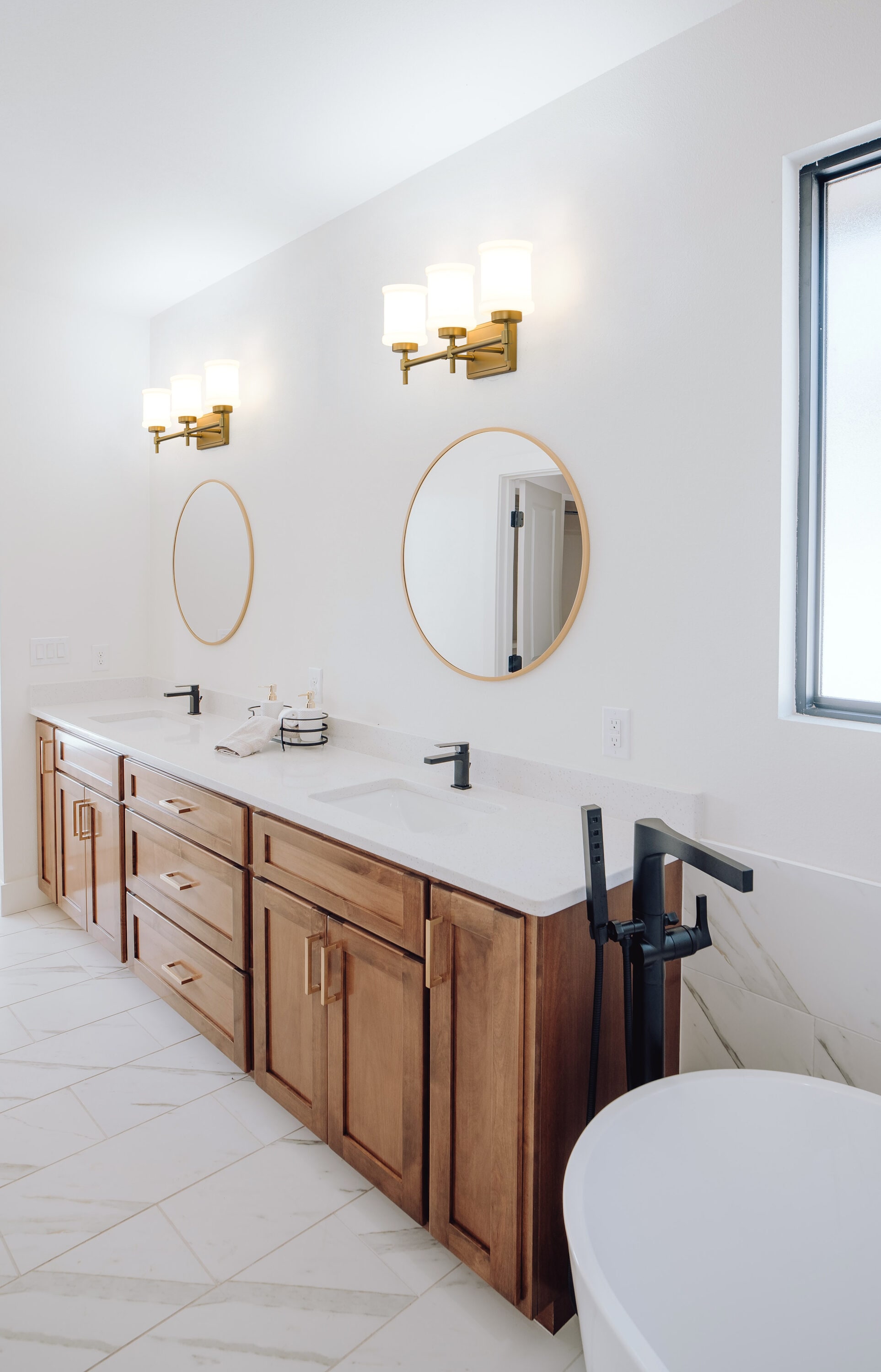 Z-Lite Cadoc 23.5-in 3-Light Gold Led, Transitional Vanity