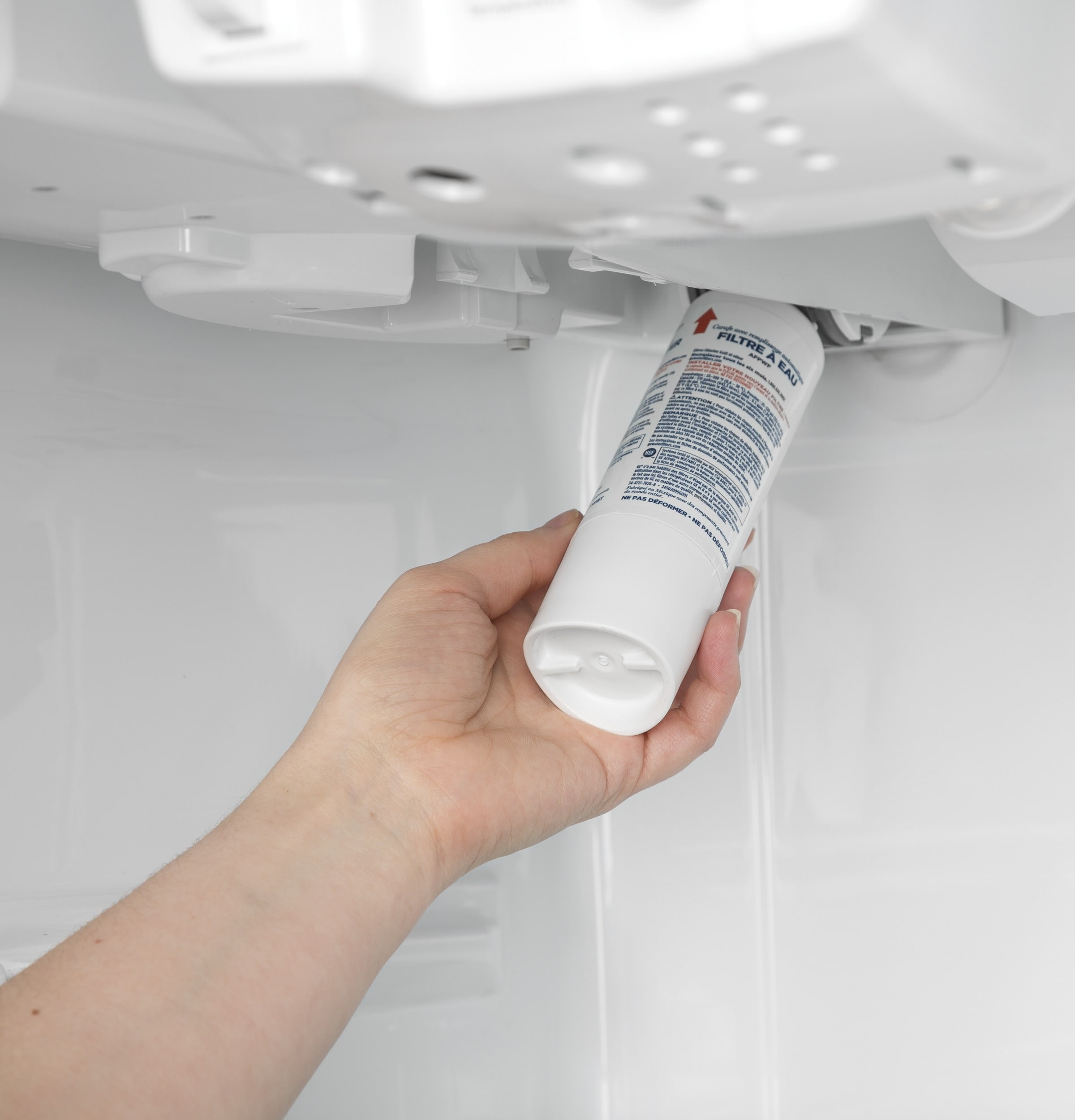 GE Autofill Pitcher 17.5-cu ft Top-Freezer Refrigerator (Stainless ...