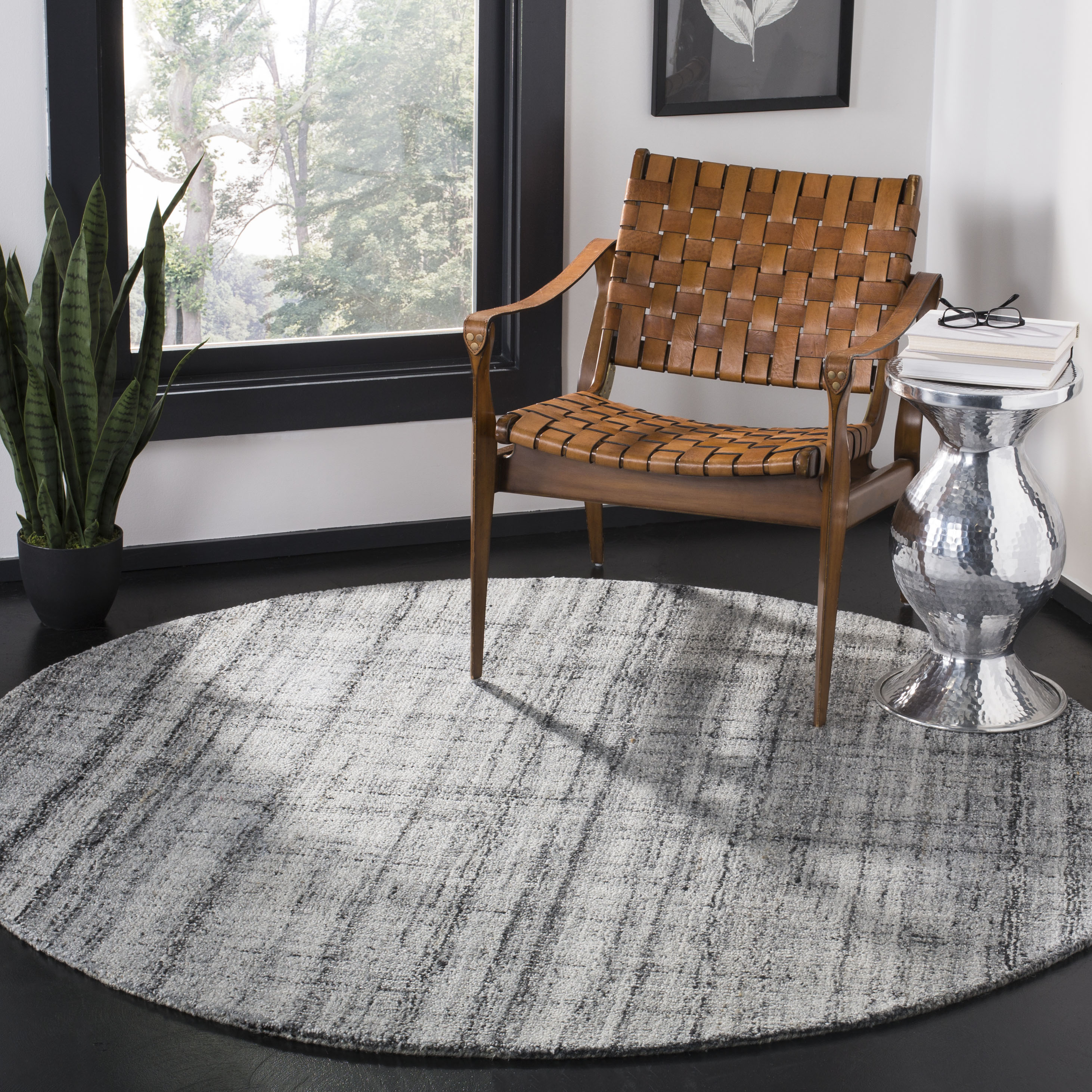 Safavieh ABT141B-4R Abstract Nettie 4 x 4 (ft) Tufted Polyester Gray/Black Round Indoor Distressed/Overdyed Bohemian/Eclectic Area rug