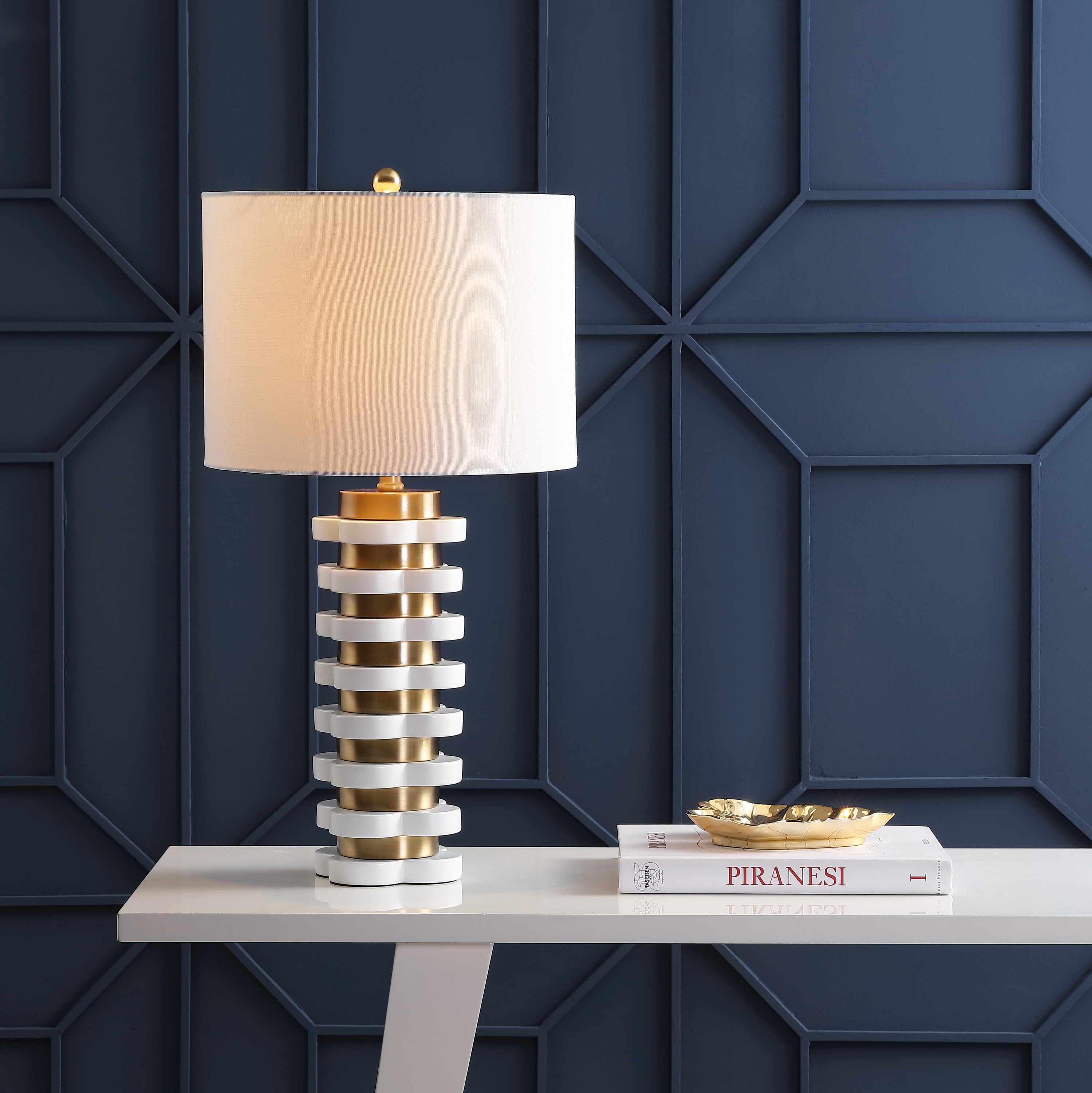 JONATHAN  Y JYL1010A Wellington Quatrefoil Striped Contemporary 26.5-in Brass Gold LED Incandescent Rotary socket Table Lamp with Linen Shade