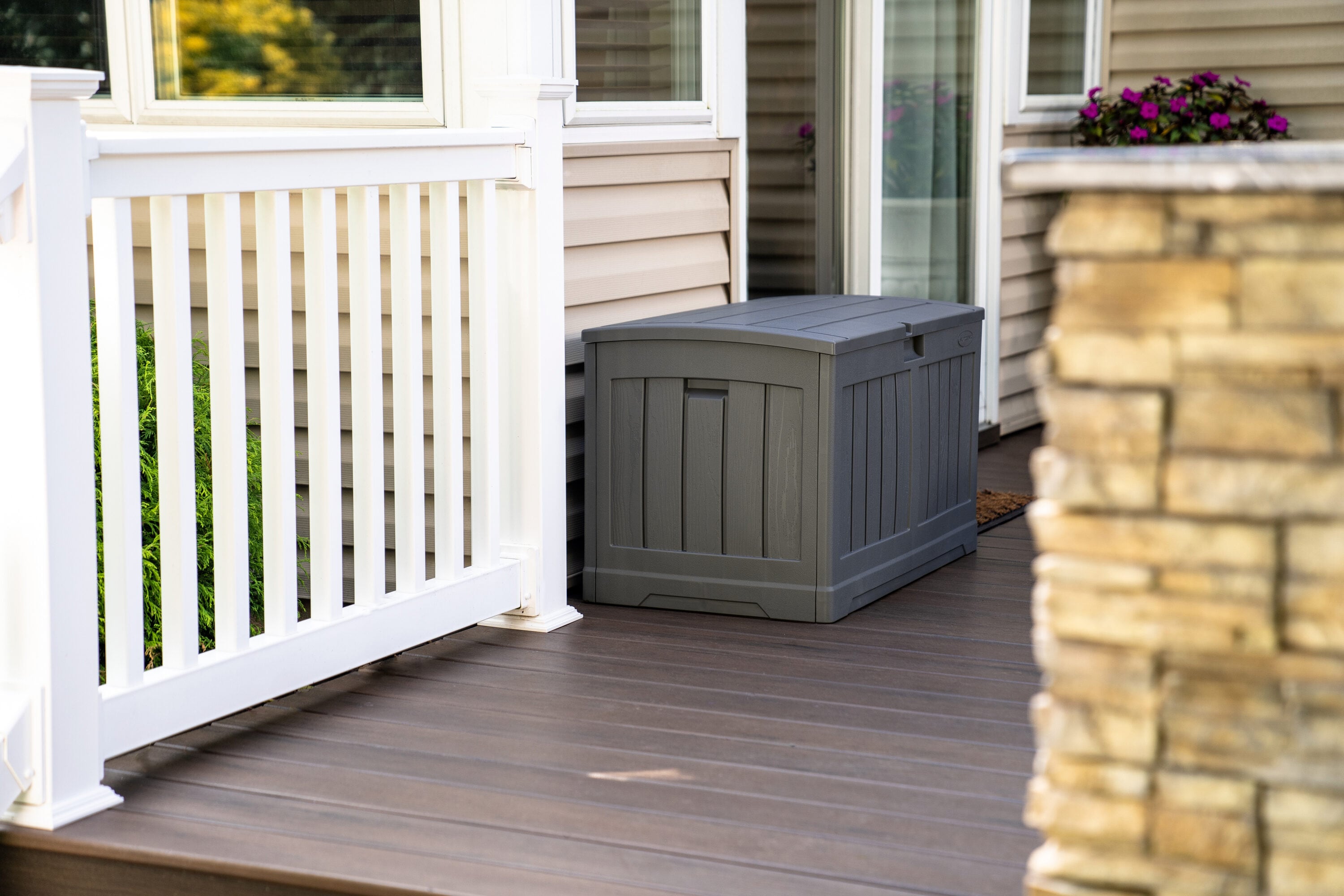 Suncast DB5025P Deck-Boxes - View #13