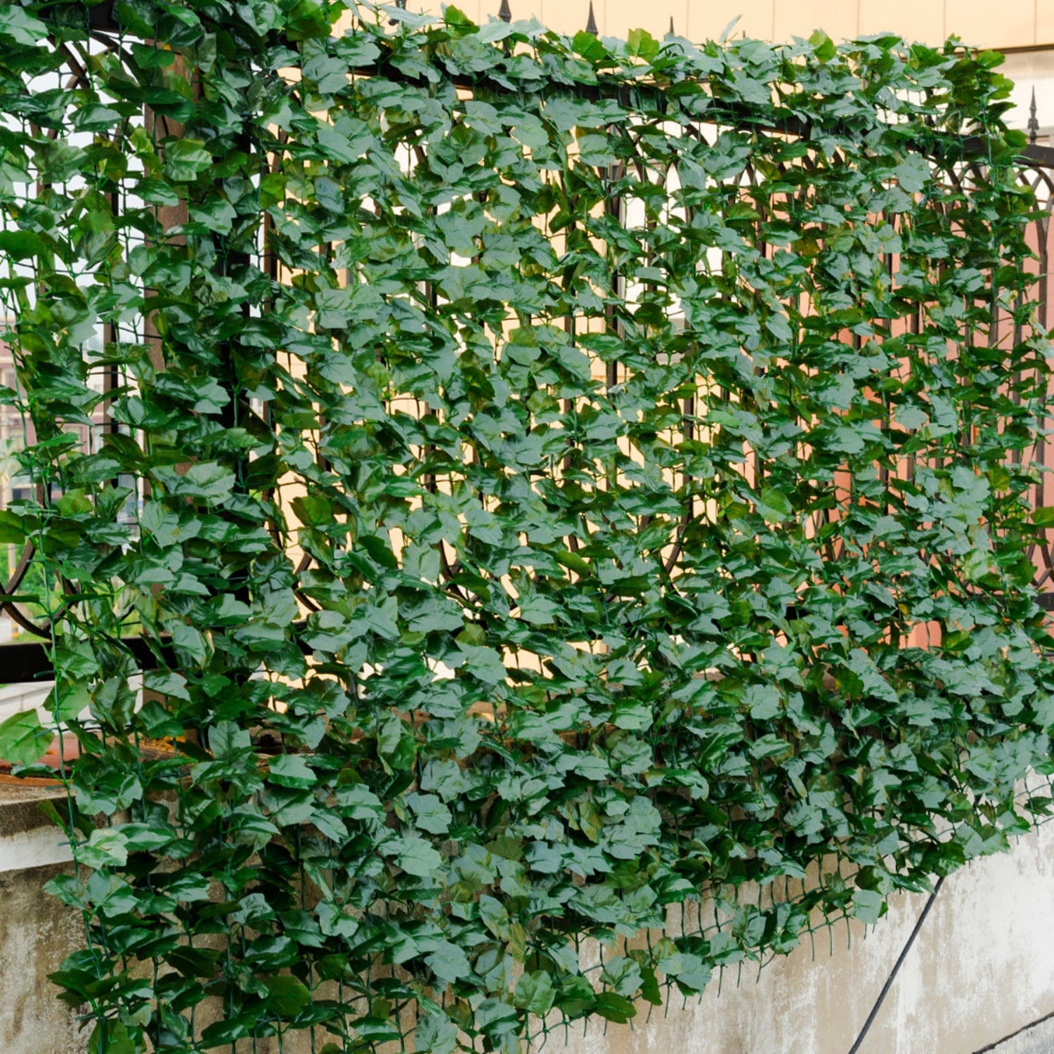 Costway 59in x 118in Faux Ivy Leaf Decorative Privacy Fence Screen
