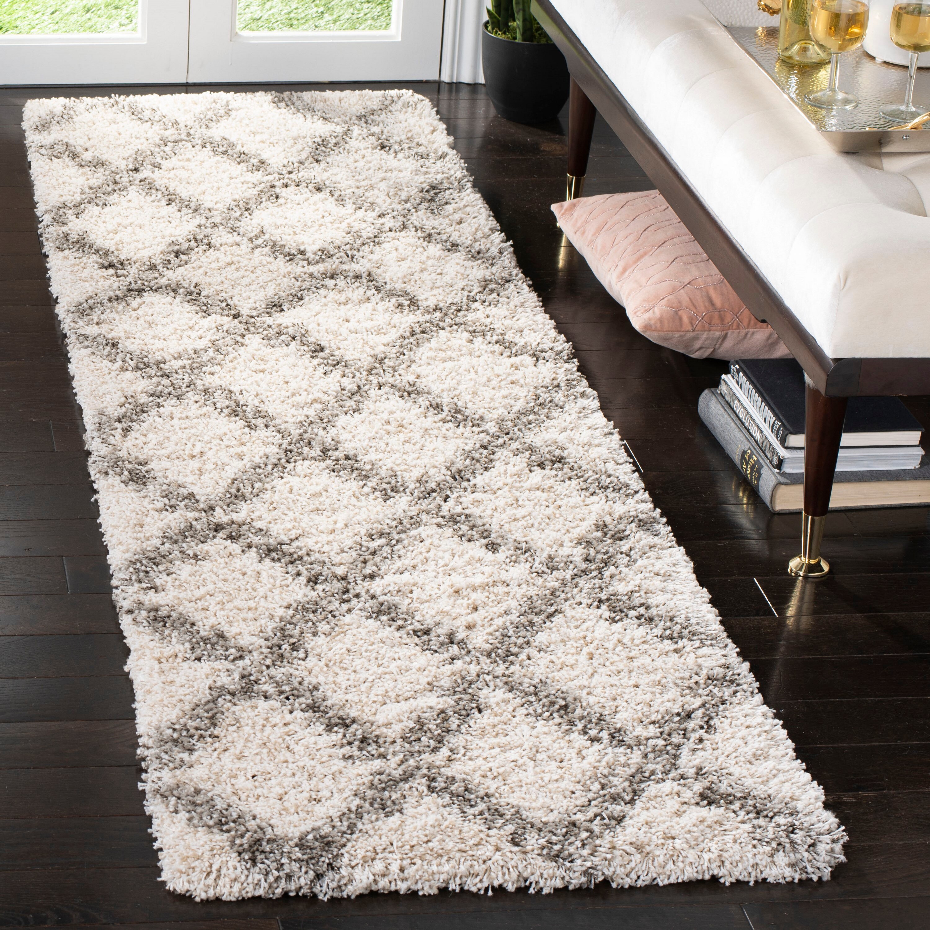 Safavieh SGH333A-28 Hudson Helena Shag 2 x 8 (ft) Loomed Polypropylene Ivory/Gray Rectangular Indoor Trellis Runner rug