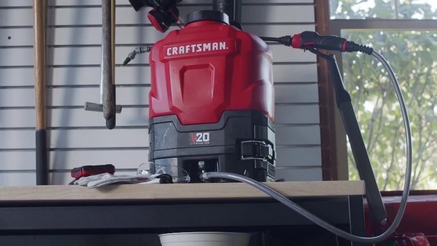 CRAFTSMAN 190682 4GAL 20V BATTERY OPERATED BACKPACK SPRAYER
