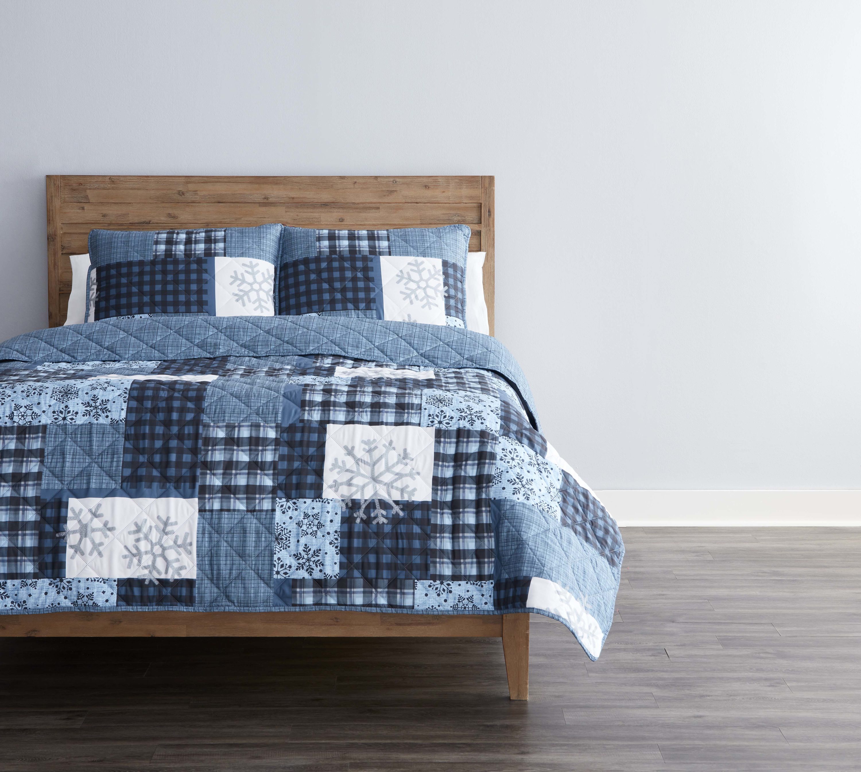 Style Selections Holiday quilt 3-Piece Blue Patchwork King Quilt Set