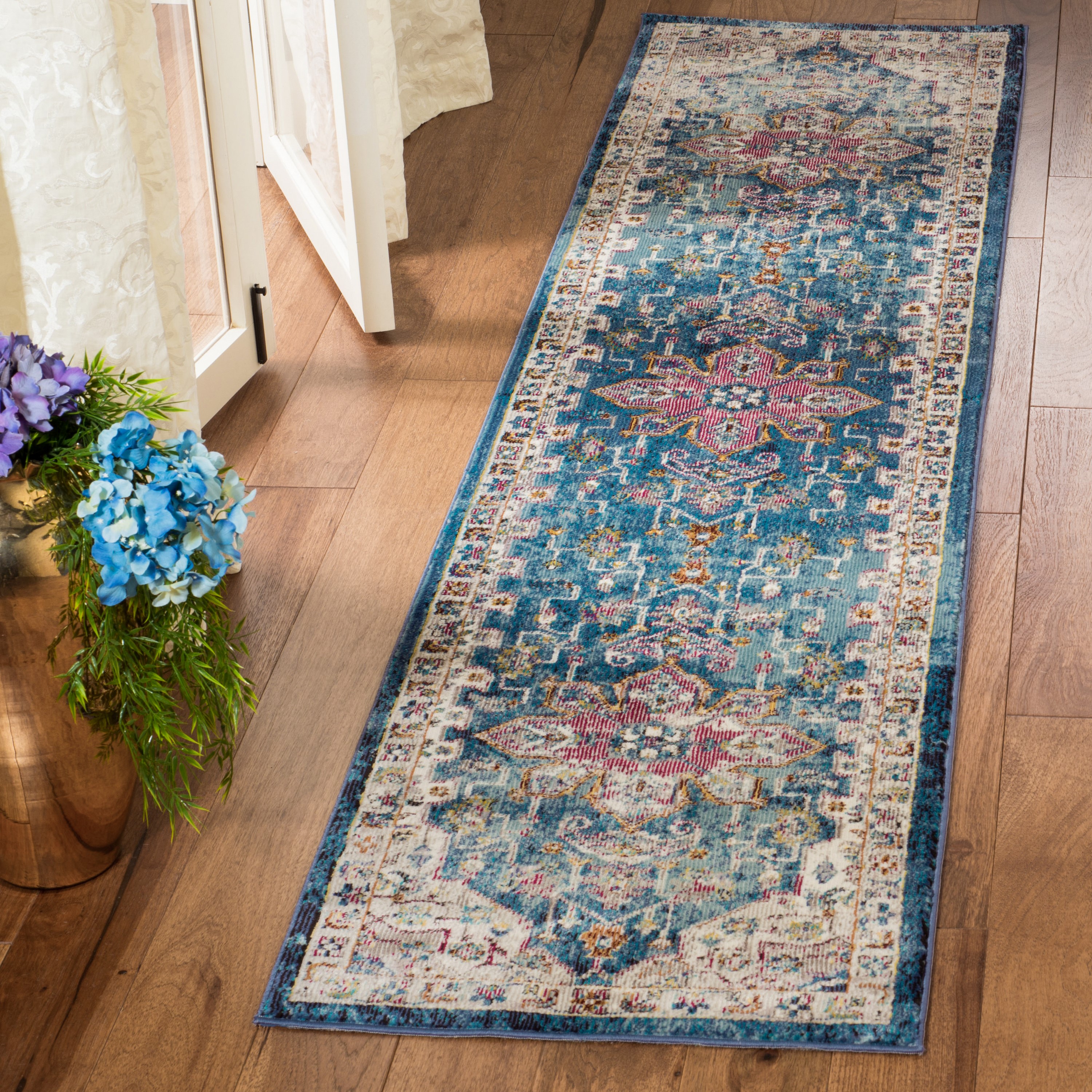 Safavieh ARA160B-212 Aria Jufti 2 x 12 (ft) Loomed Polypropylene Blue/Creme Rectangular Indoor Floral/Botanical Bohemian/Eclectic Runner rug