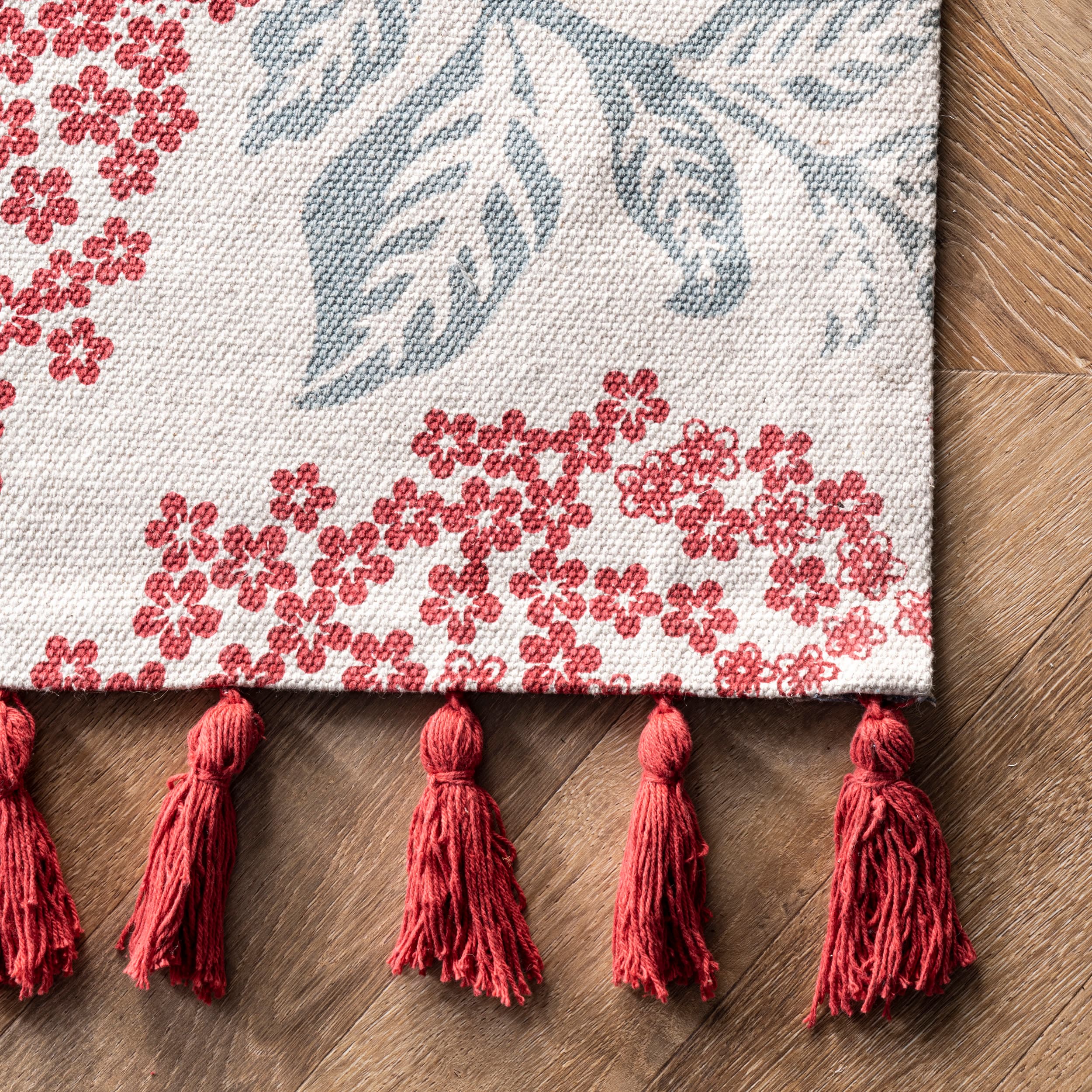 Coastal Charm Red Cotton Flatweave Whale Area Rug, 3' x 5'