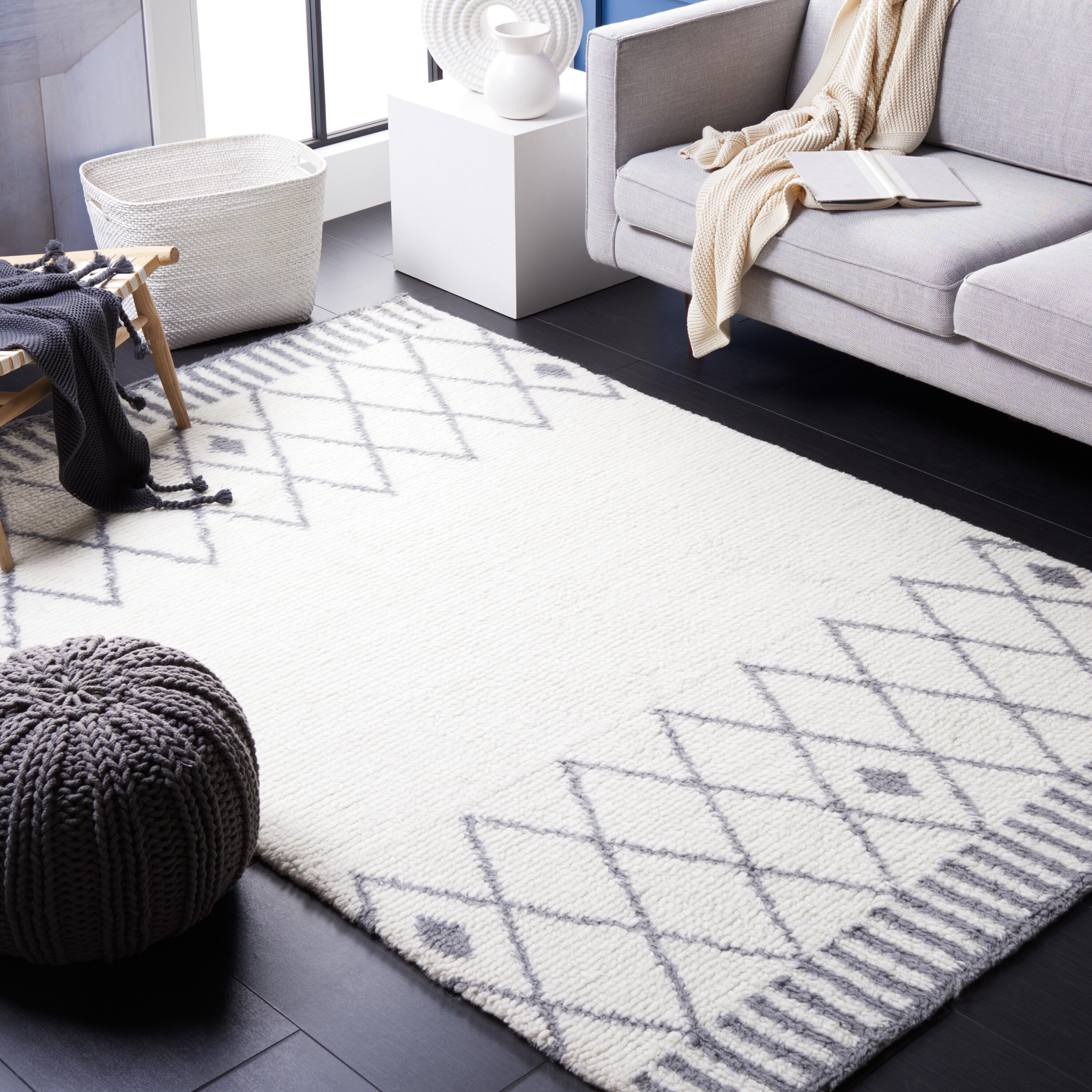  Vermont 553 Ivory/Gray Contemporary 4ft x 6ft Small Rectangle Rug