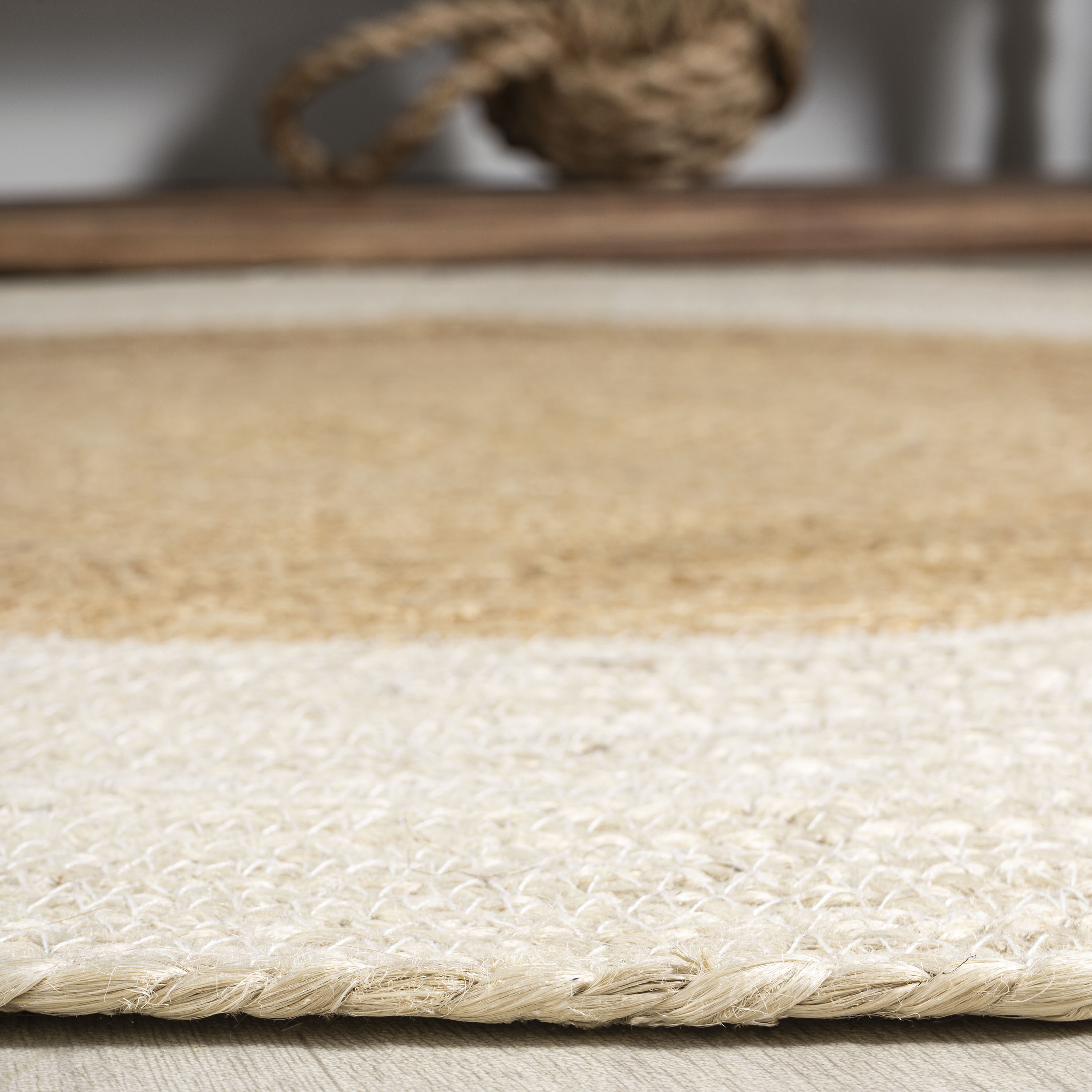 Oceana Cream/Natural Handcrafted Jute 6' Round Area Rug