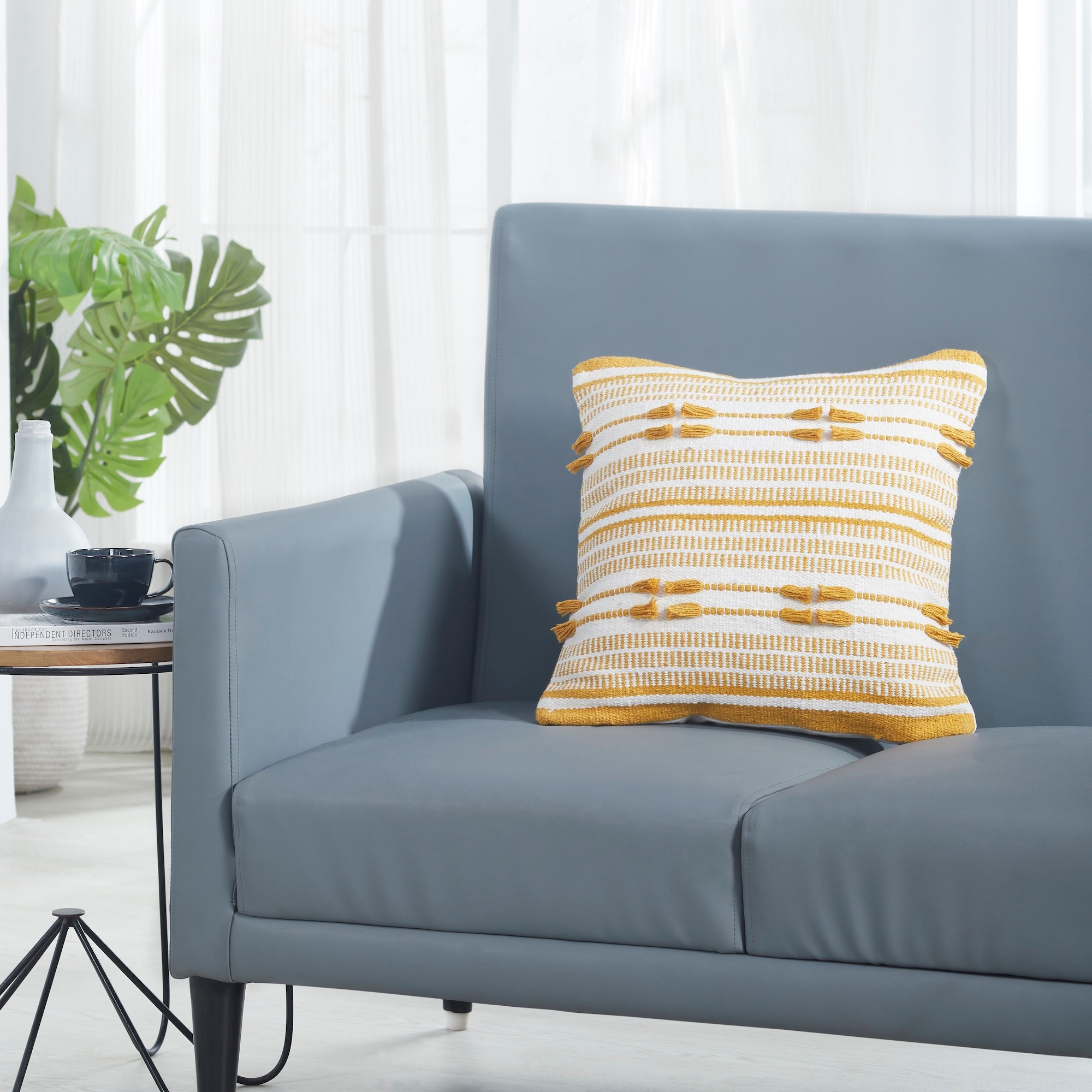 Modern Threads 5DECPLWE-D73-ST Decorative pillow Calla