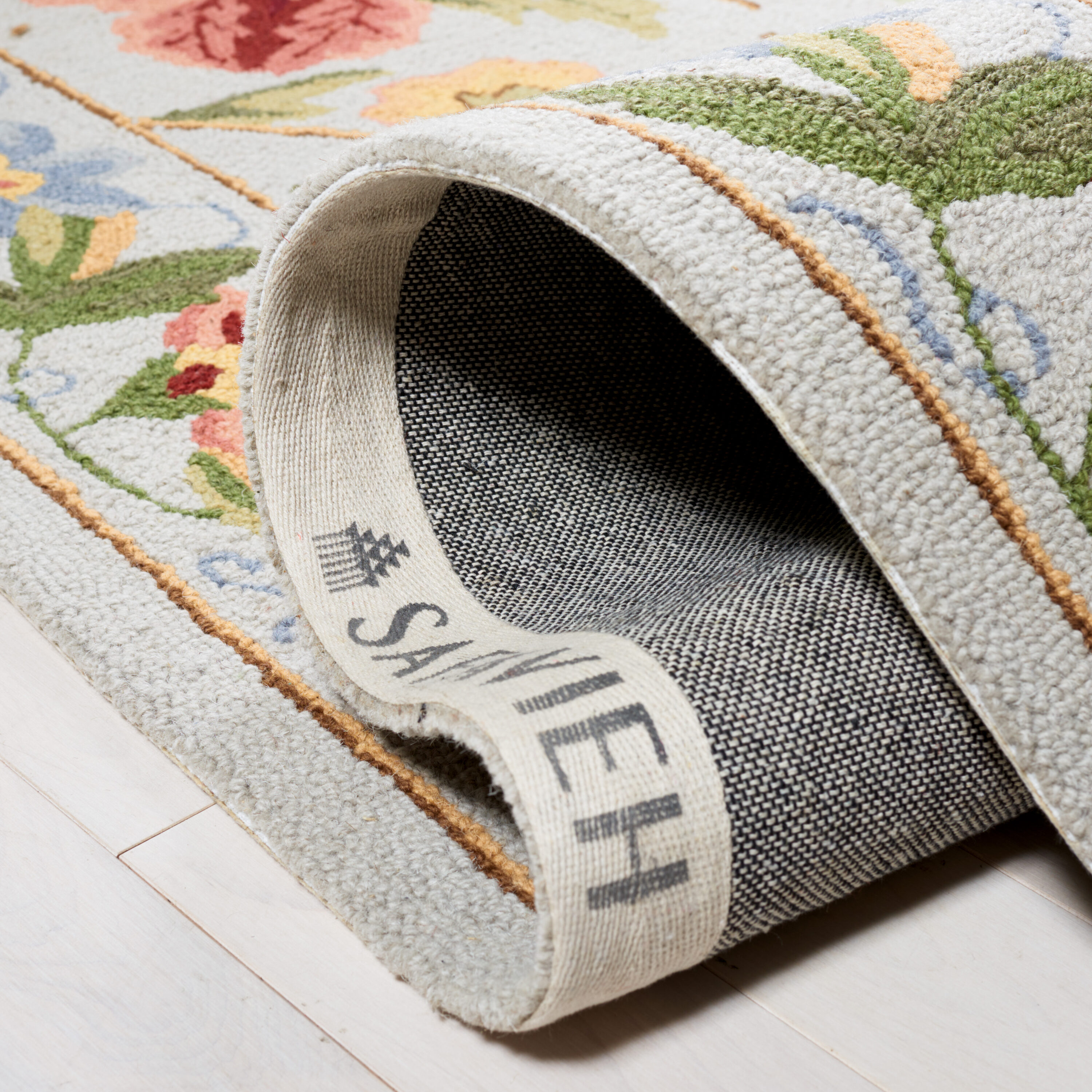 Safavieh HK311F-5SQ rugs - View #3