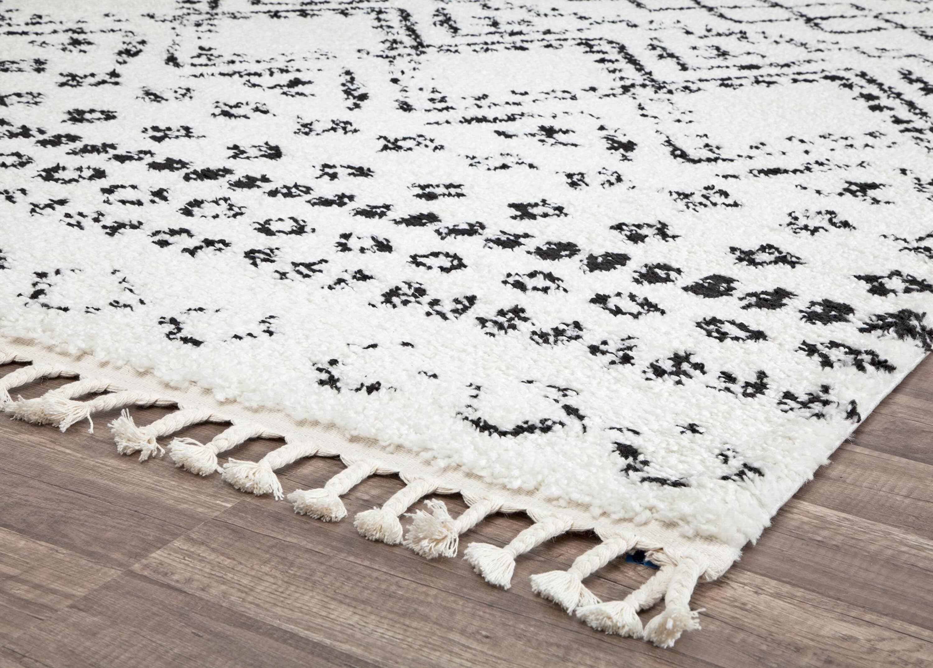 Whisper White 5' x 7' Shag Synthetic Area Rug