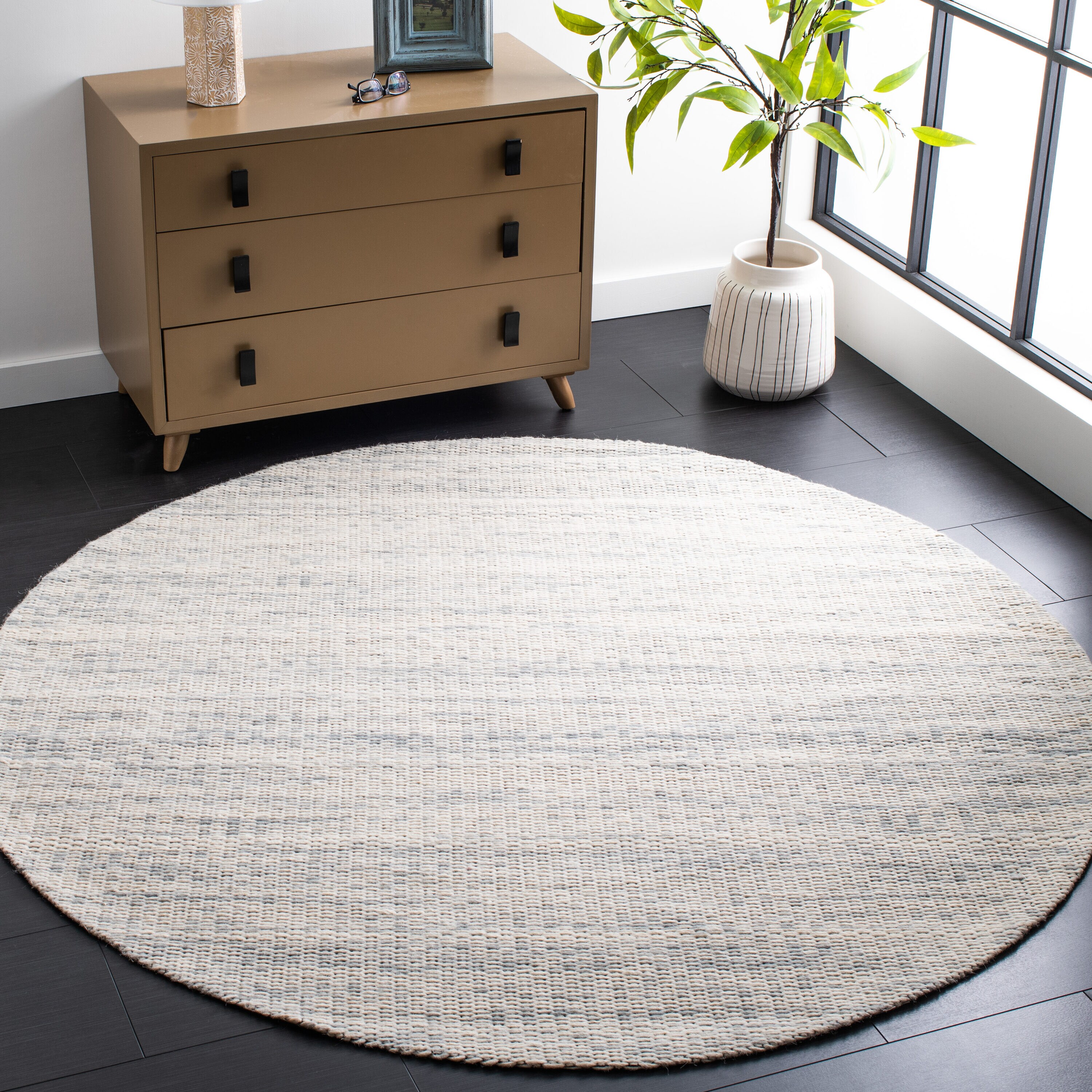  Marbella 311 Light Gray Solid / Tonal 6ft x 6ft Round Rug