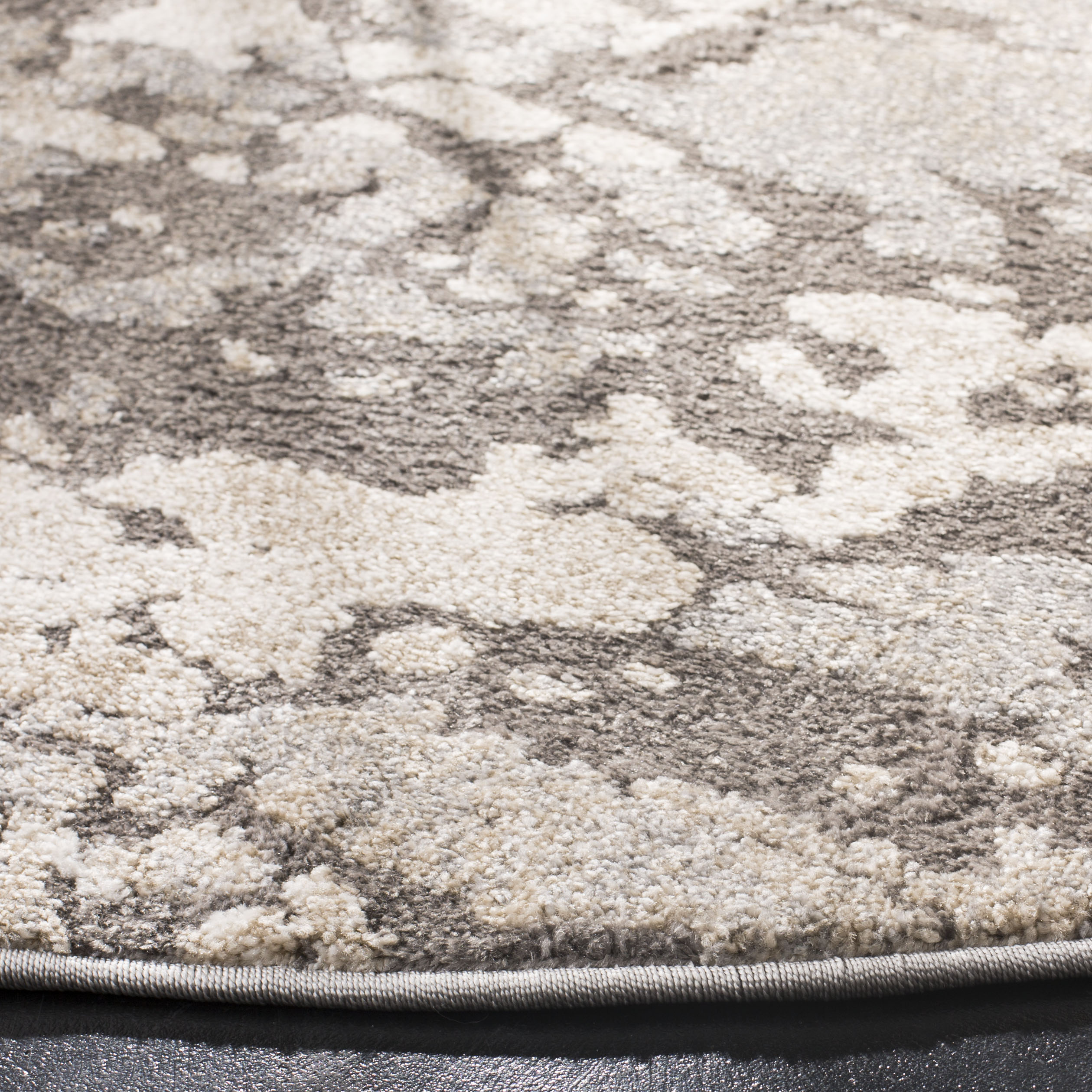 Safavieh Loomed Synthetic Taupe/Gray Round Indoor Abstract Spot Clean ...