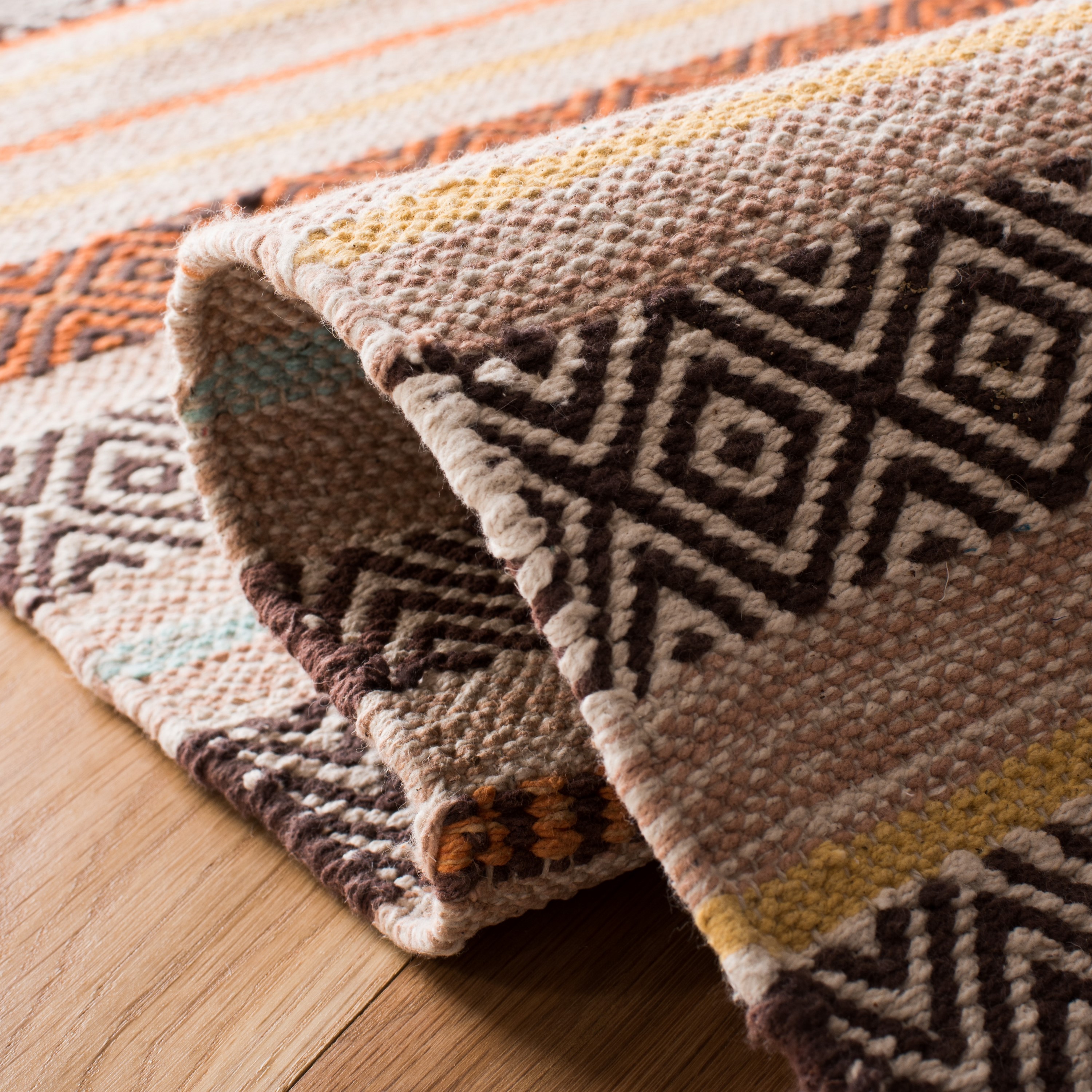 Safavieh MTK901A-24 rugs - View #5