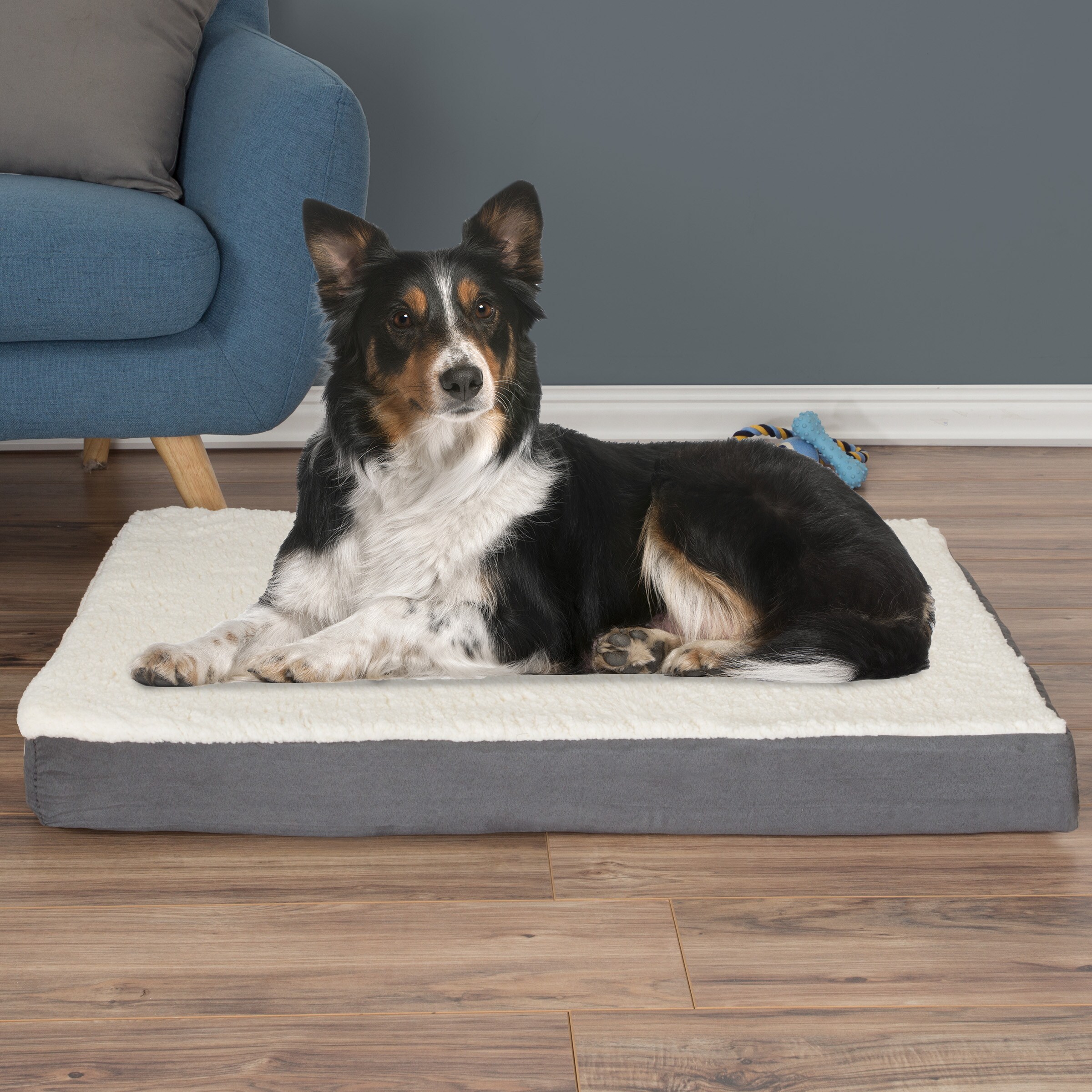 PETMAKER Rectangular Gray Sherpa Pillow Dog Bed 855617JKI at Lowes