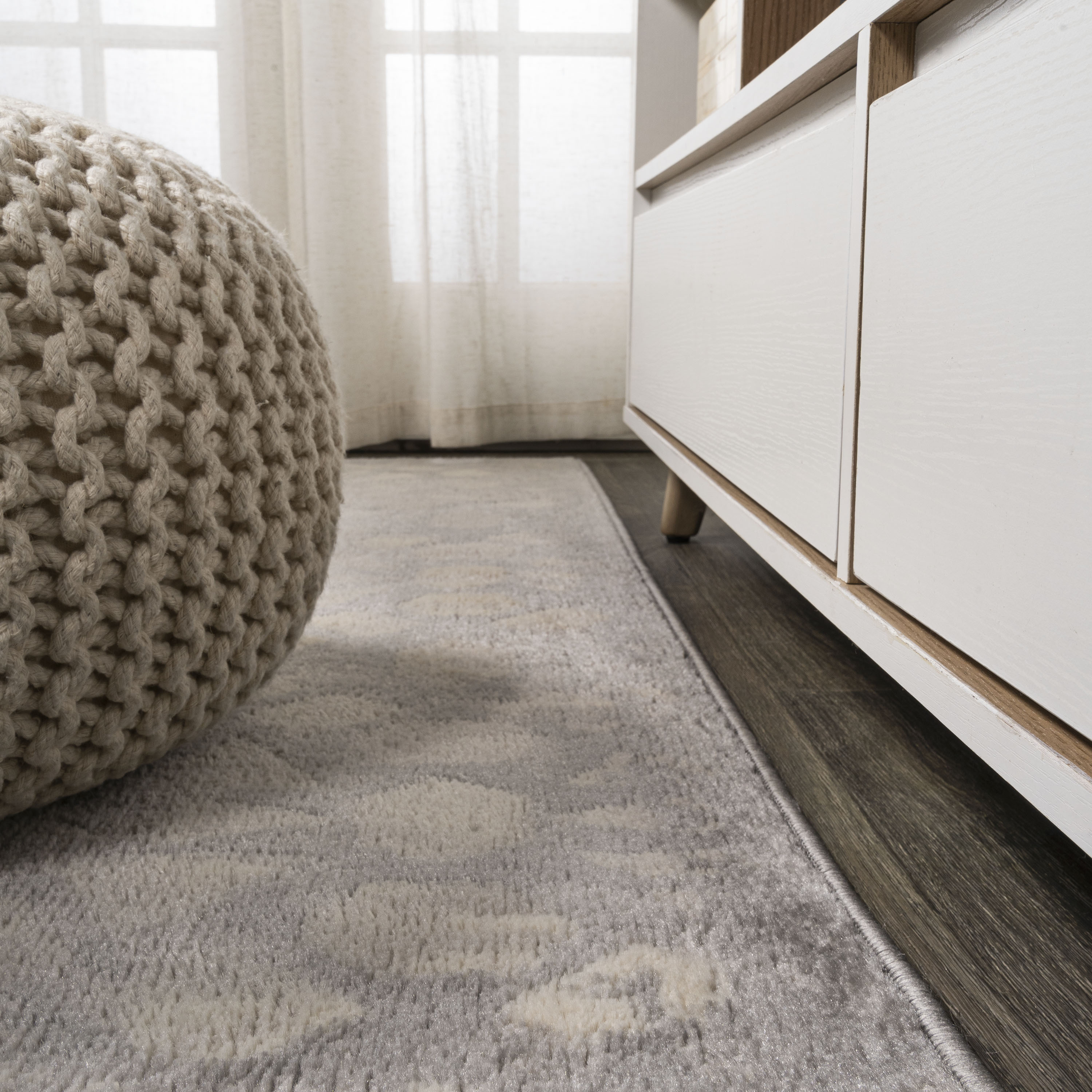 Gray Geometric Synthetic 3' x 5' Reversible Area Rug