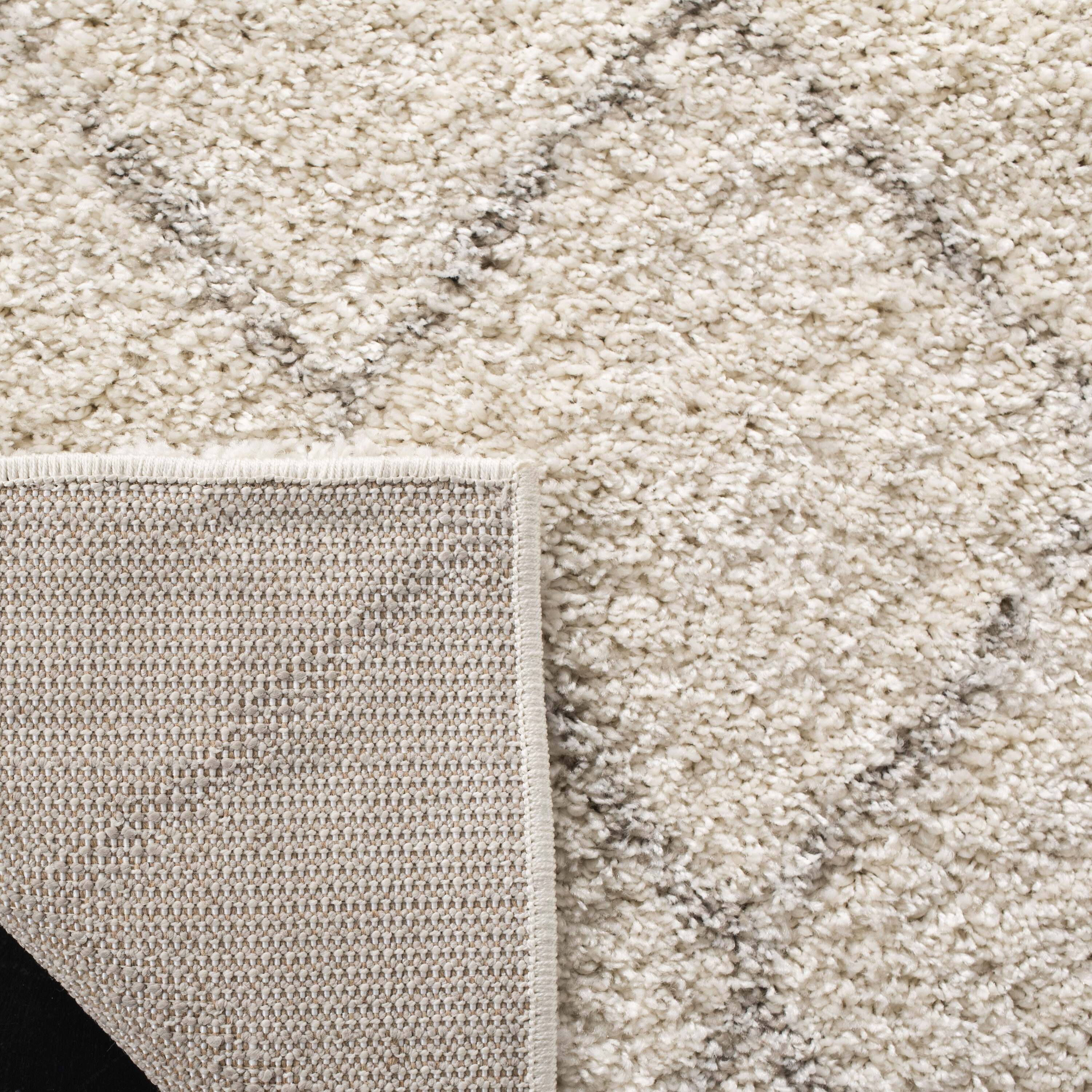 Ivory Geometric Shag Rectangular Synthetic Rug, 2'3" x 4'