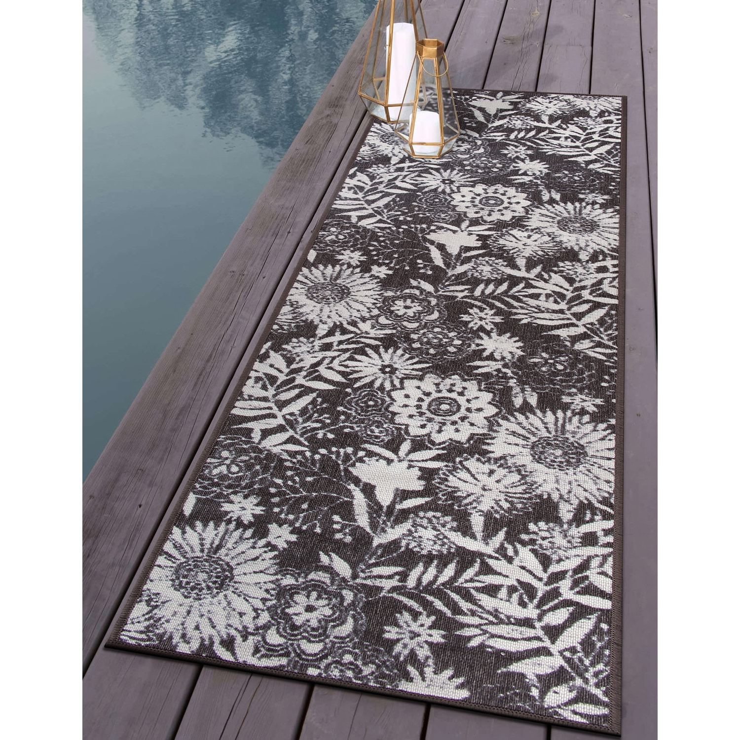 Gray Floral Flat Woven Reversible Indoor/Outdoor Rug